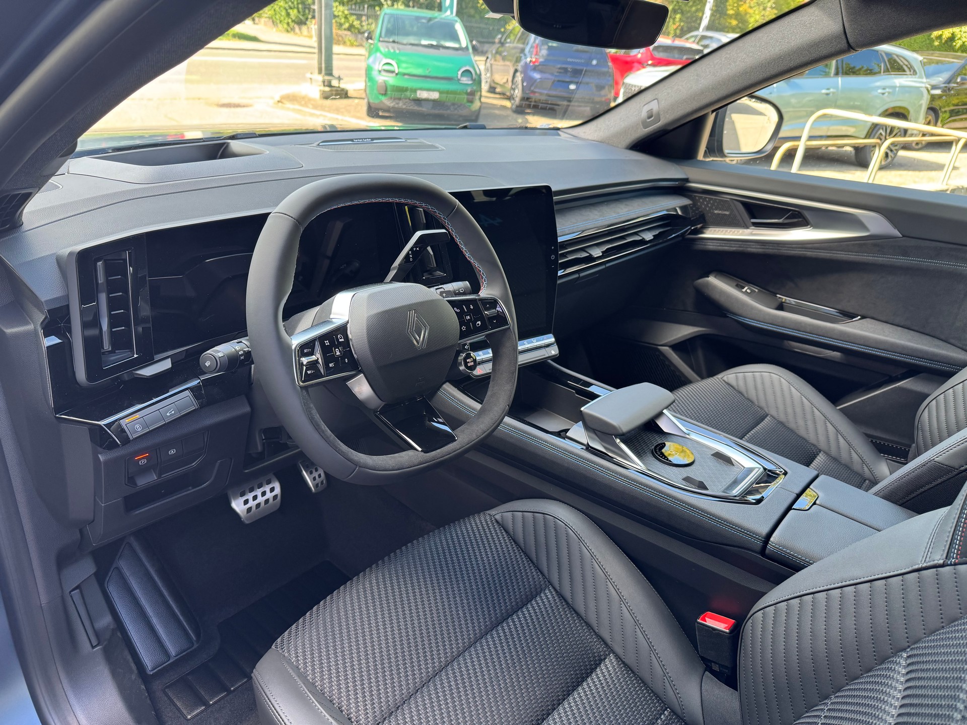 RENAULT Austral 1.2 HEV 200 esprit Alpine A-image-12