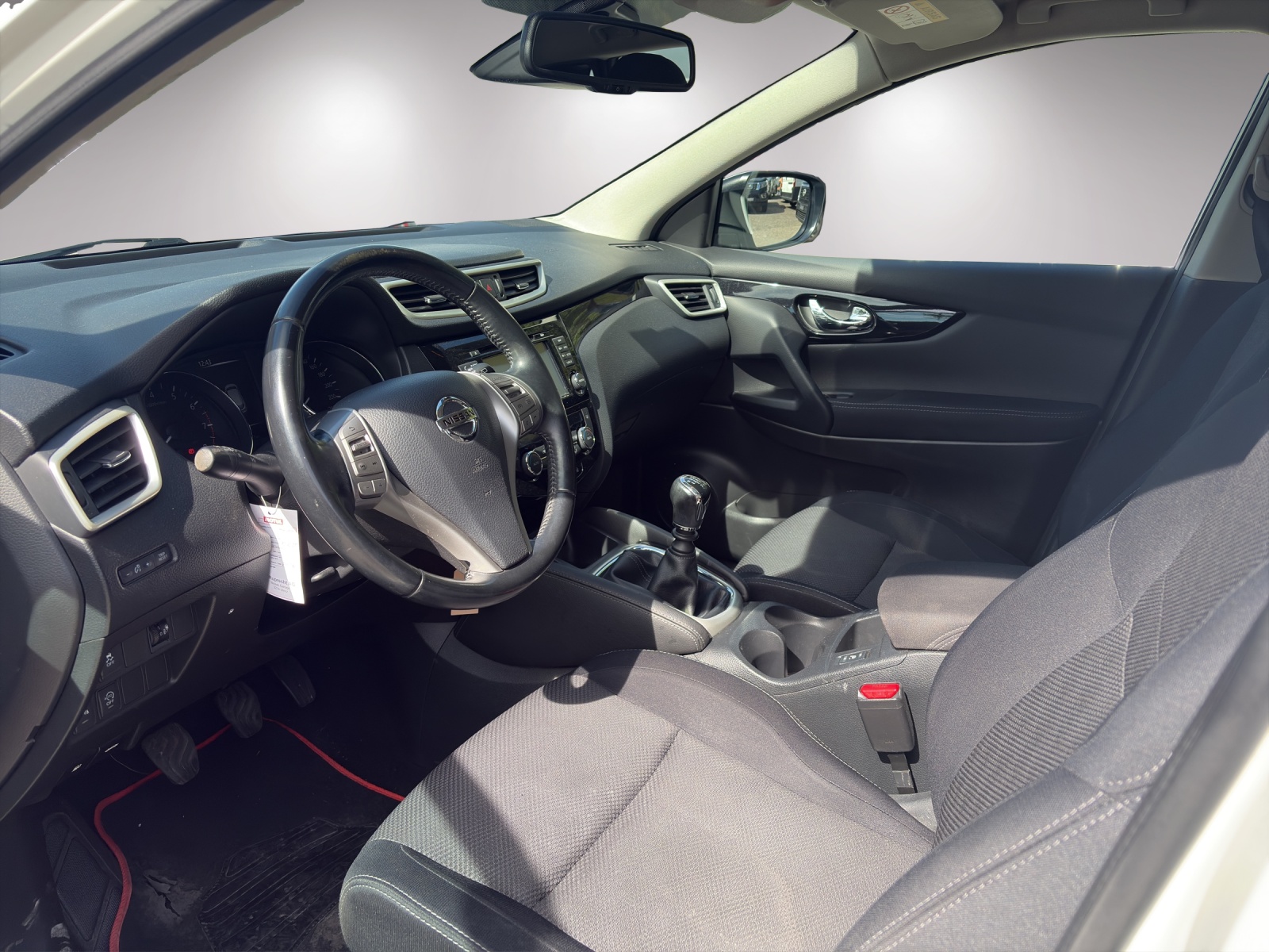 NISSAN Qashqai 1.2 DIG-T Acenta-image-5