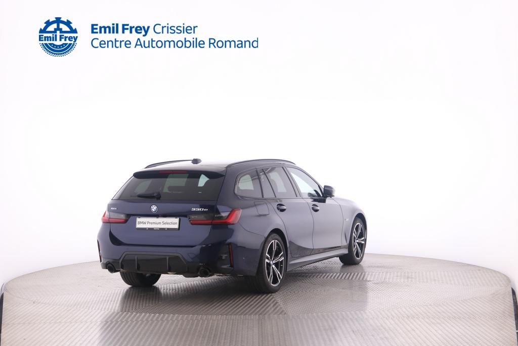 BMW 330e xDrive Touring-image-2