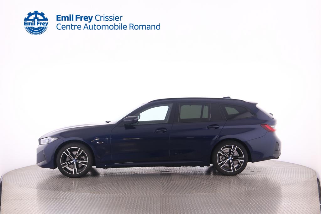 BMW 330e xDrive Touring-image-4