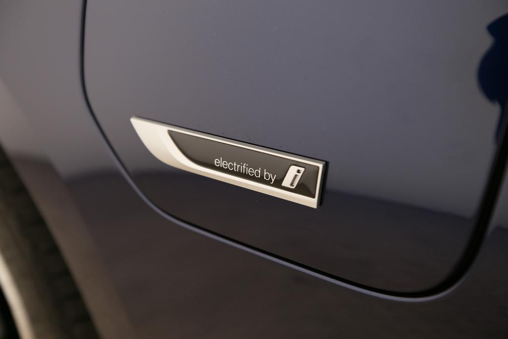 BMW 330e xDrive Touring-image-20