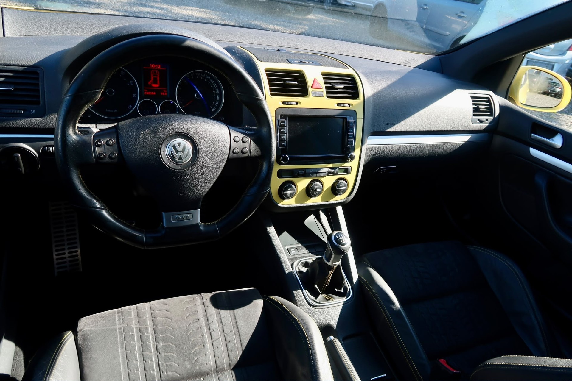 VW Golf 2.0 TFSI GTI Pirelli-image-6