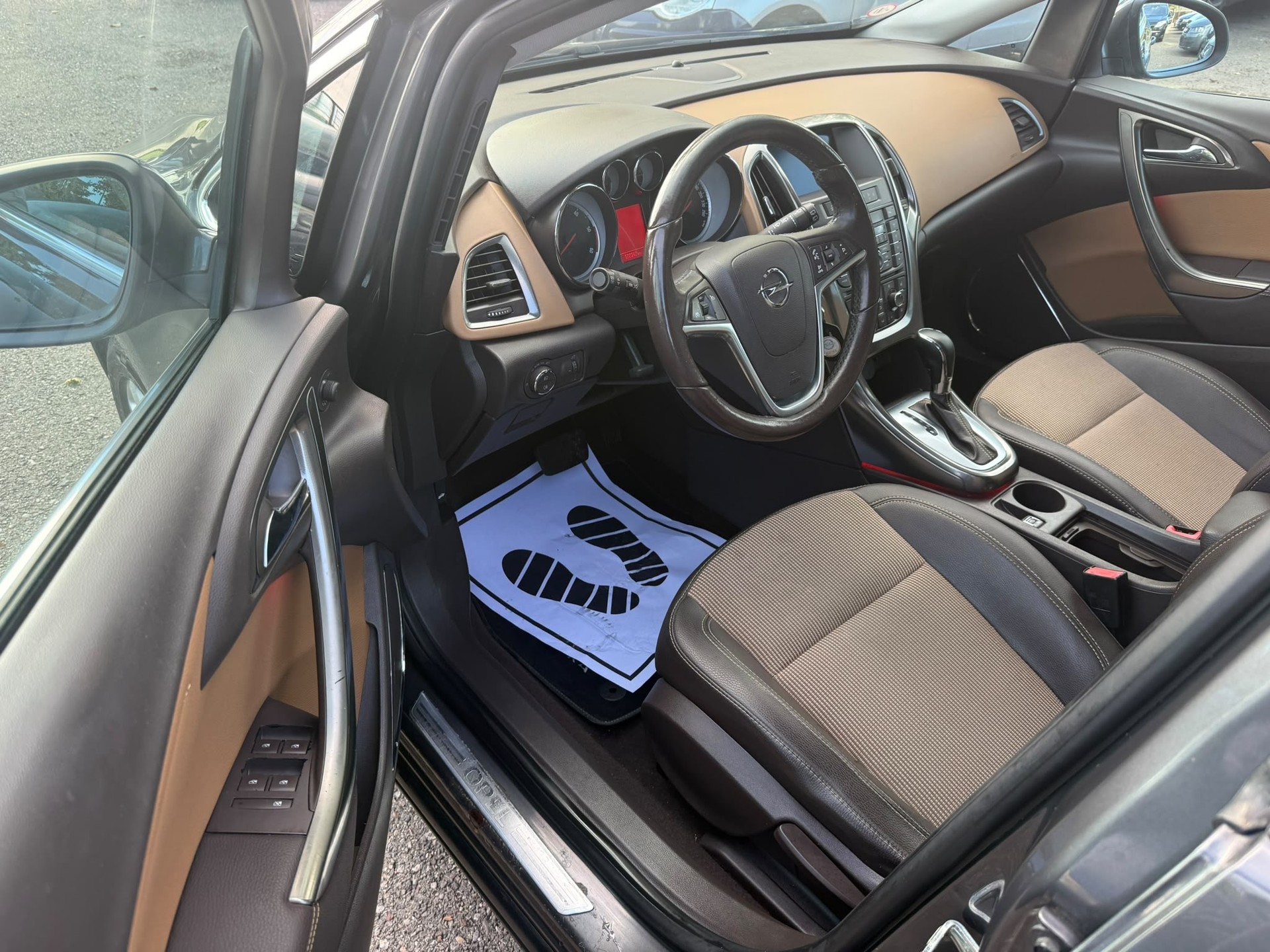 OPEL Astra SportsTourer 2.0 CDTi Sport Automatic-image-14