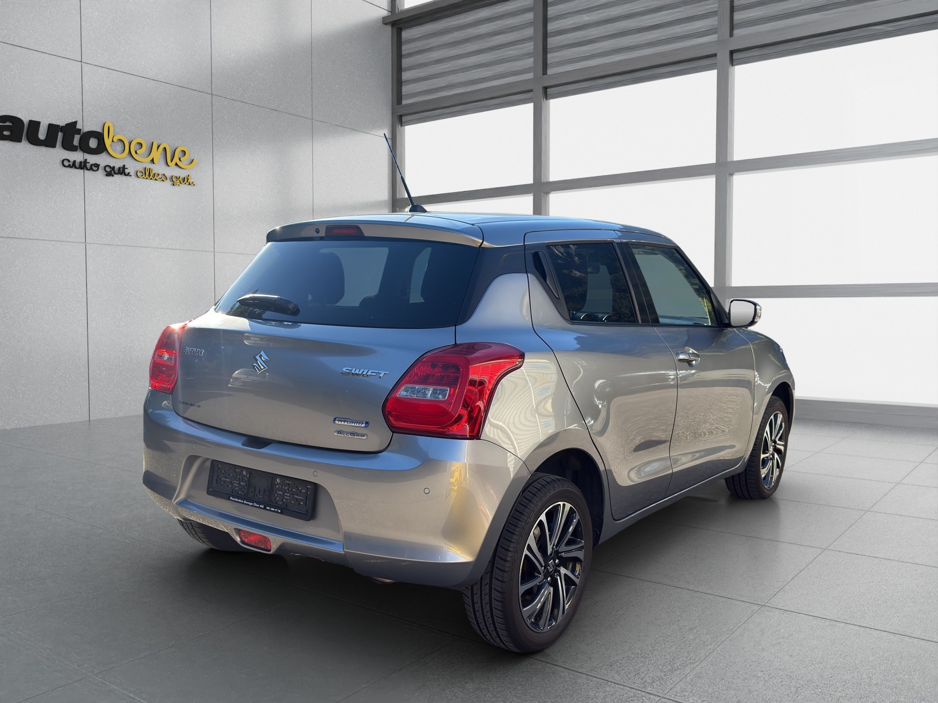 SUZUKI Swift 1.2 Compact Top 4x4 Hybrid-image-2