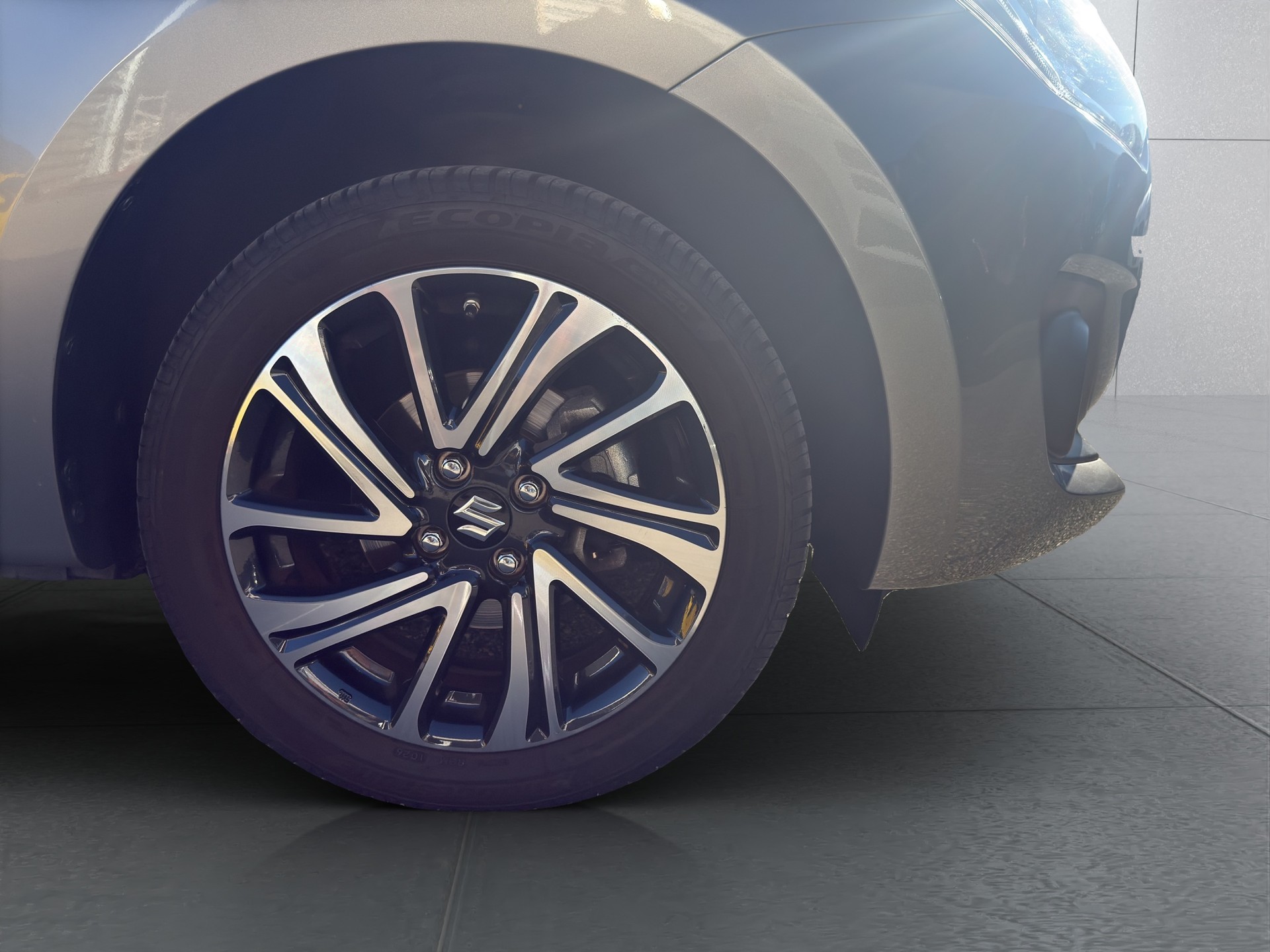 SUZUKI Swift 1.2 Compact Top 4x4 Hybrid-image-5