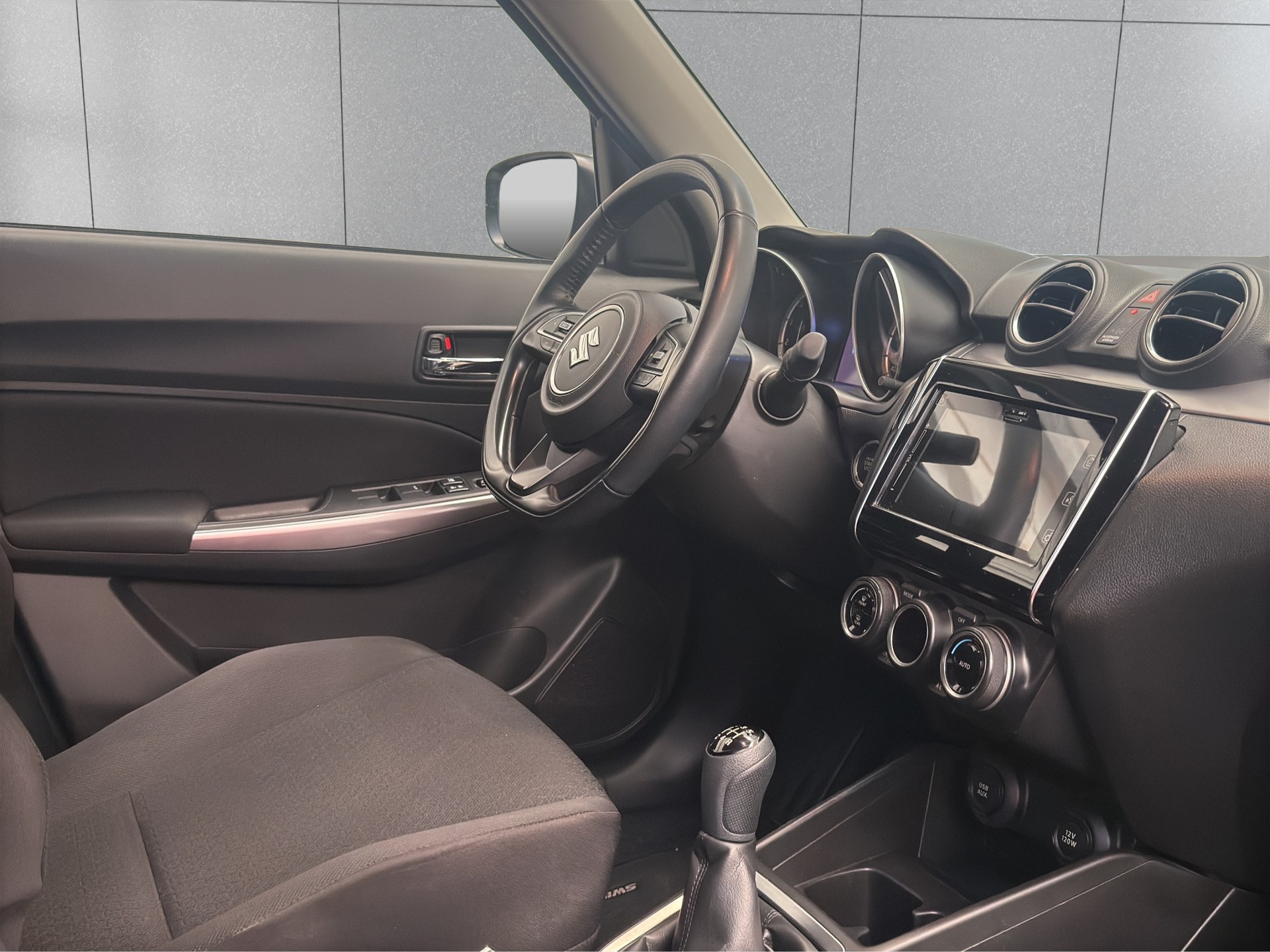 SUZUKI Swift 1.2 Compact Top 4x4 Hybrid-image-8