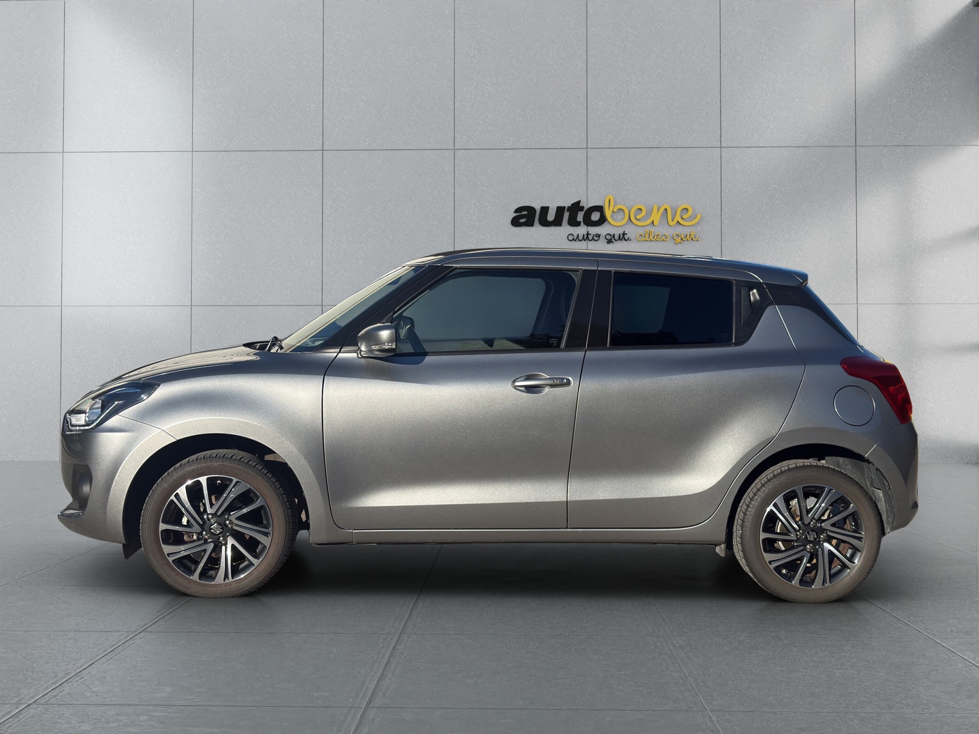 SUZUKI Swift 1.2 Compact Top 4x4 Hybrid-image-3