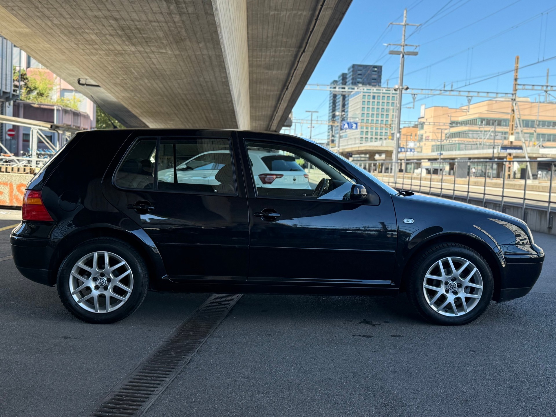 VW Golf 1.6 16V Pacific-image-3