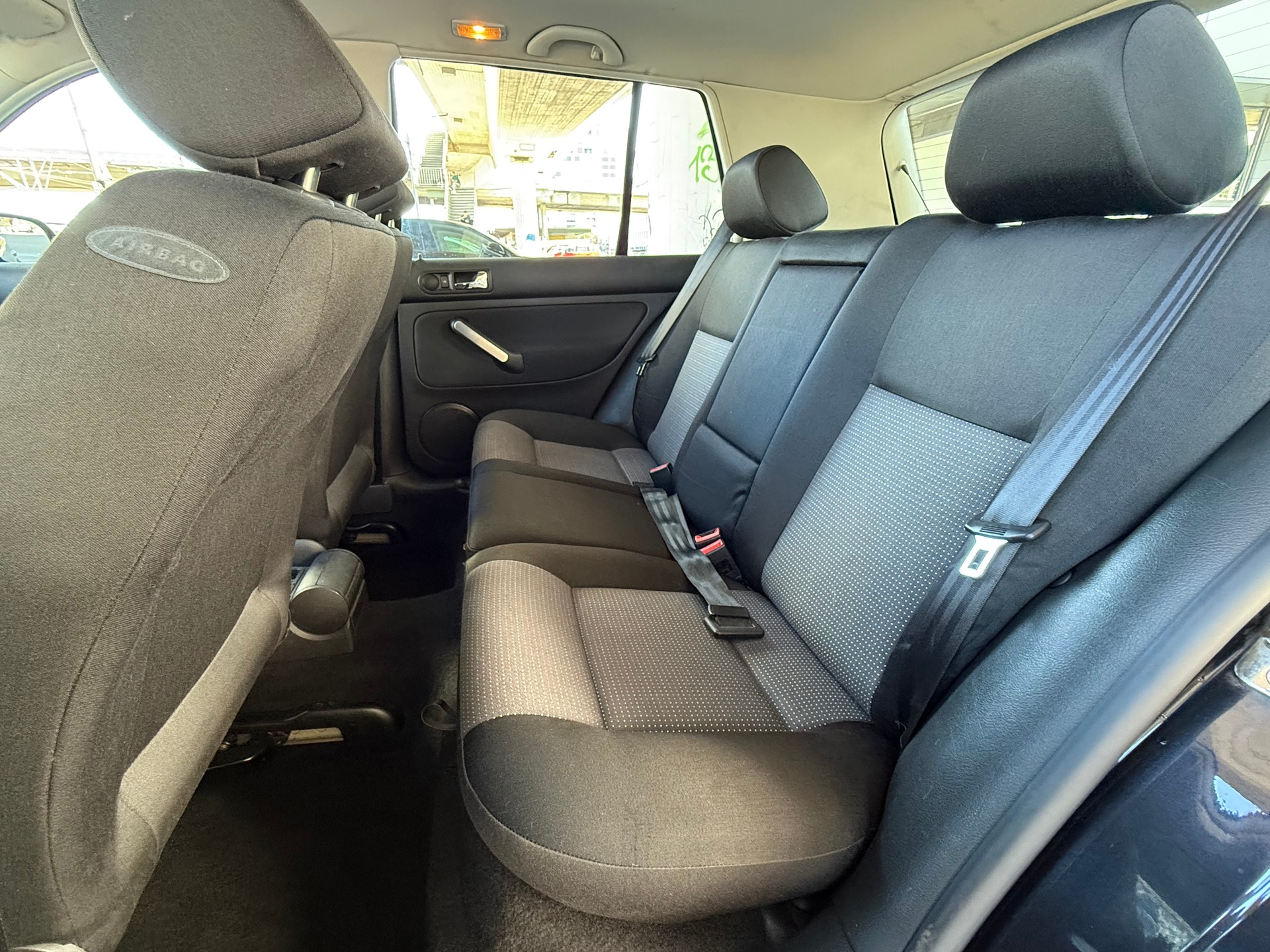 VW Golf 1.6 16V Pacific-image-13