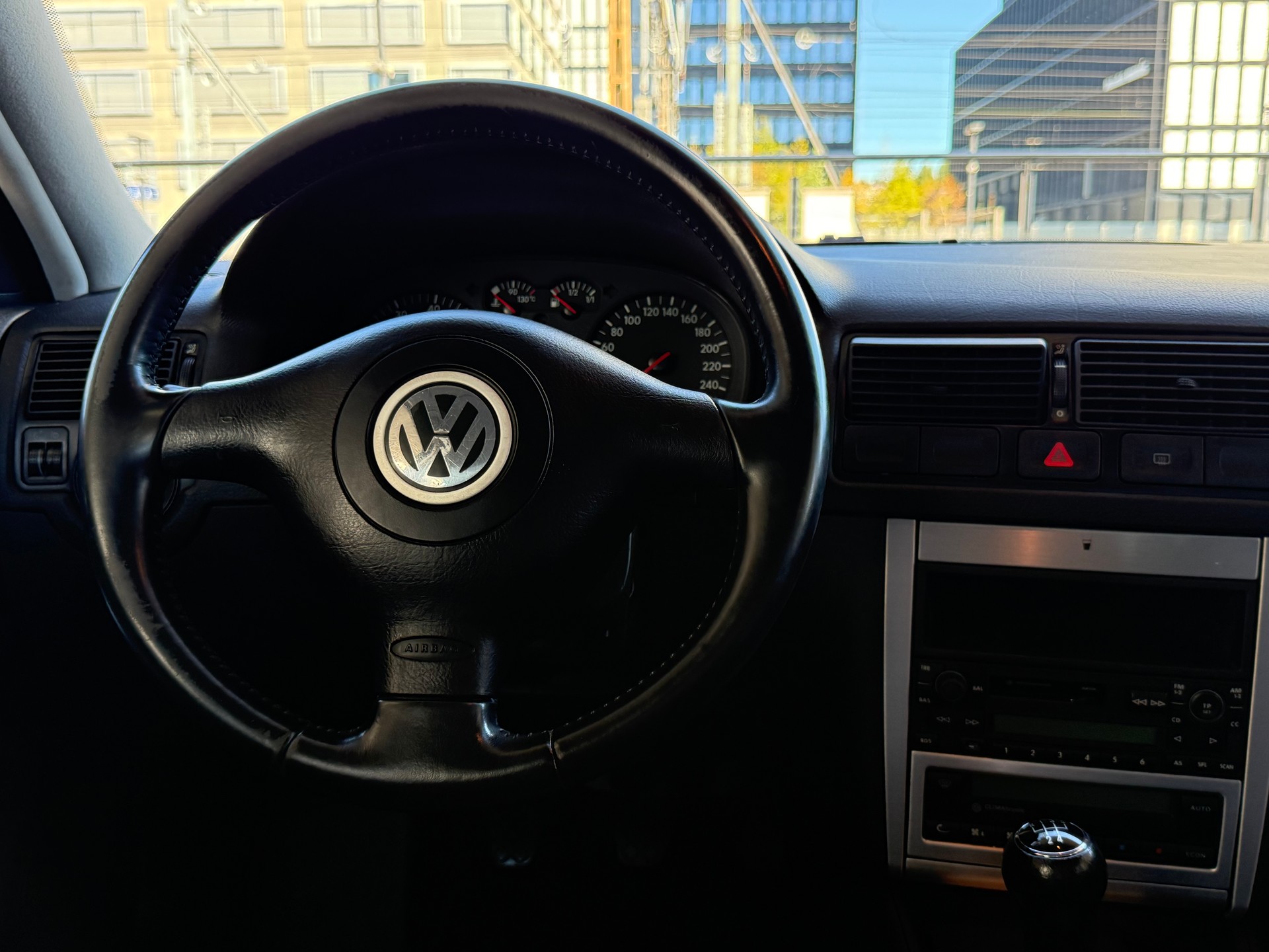 VW Golf 1.6 16V Pacific-image-10