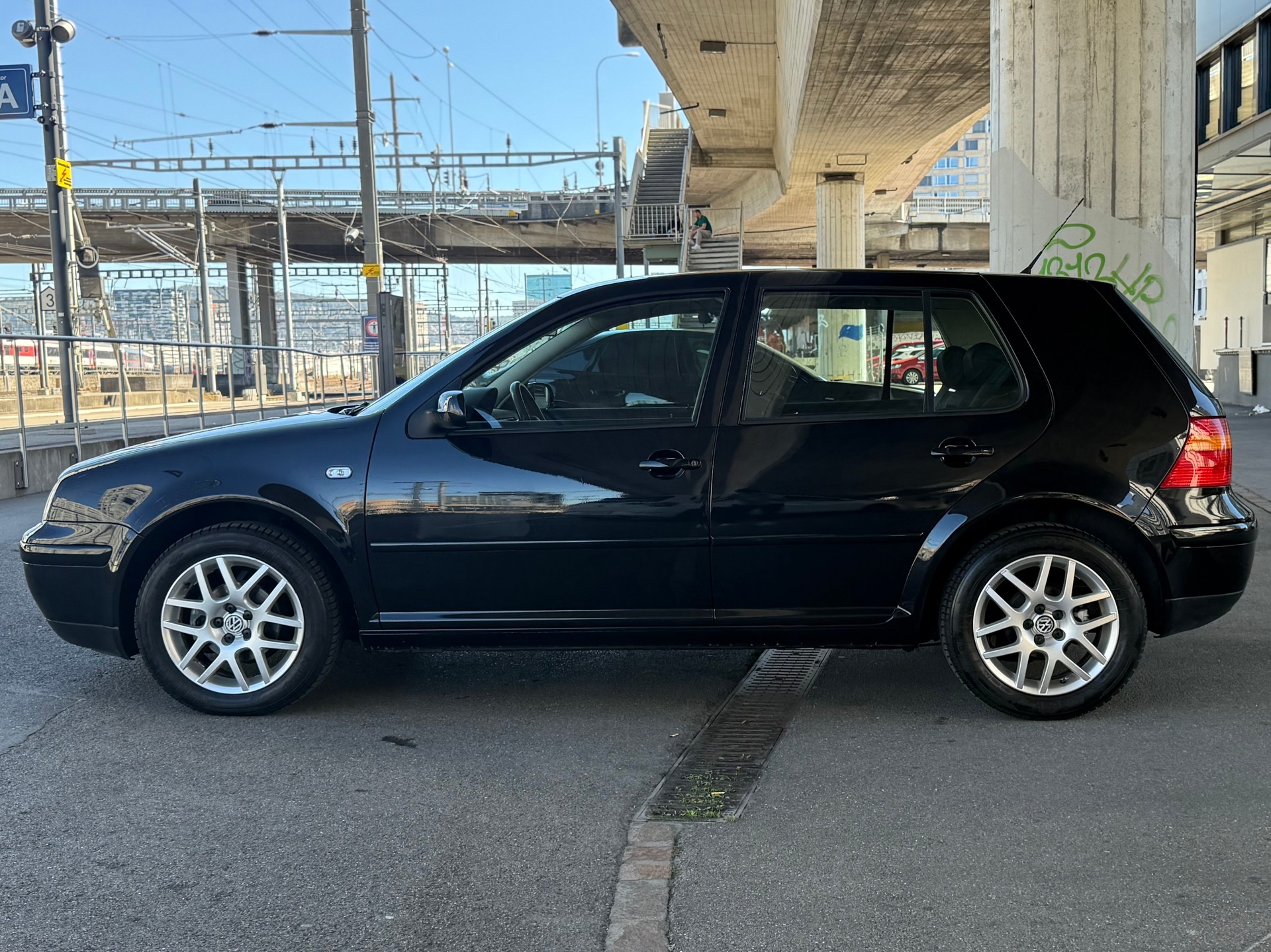 VW Golf 1.6 16V Pacific-image-4