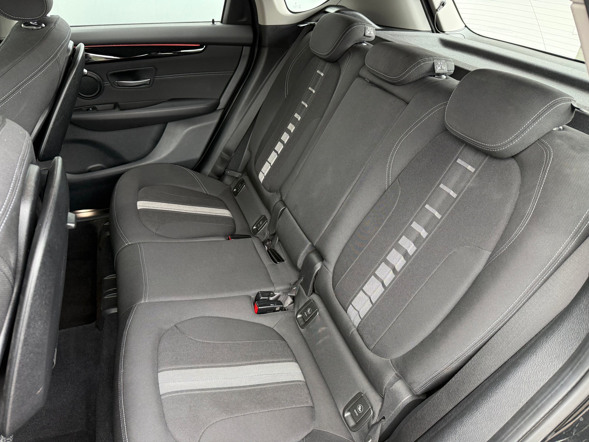 BMW 218d Active Tourer Sport Line Steptronic-image-17