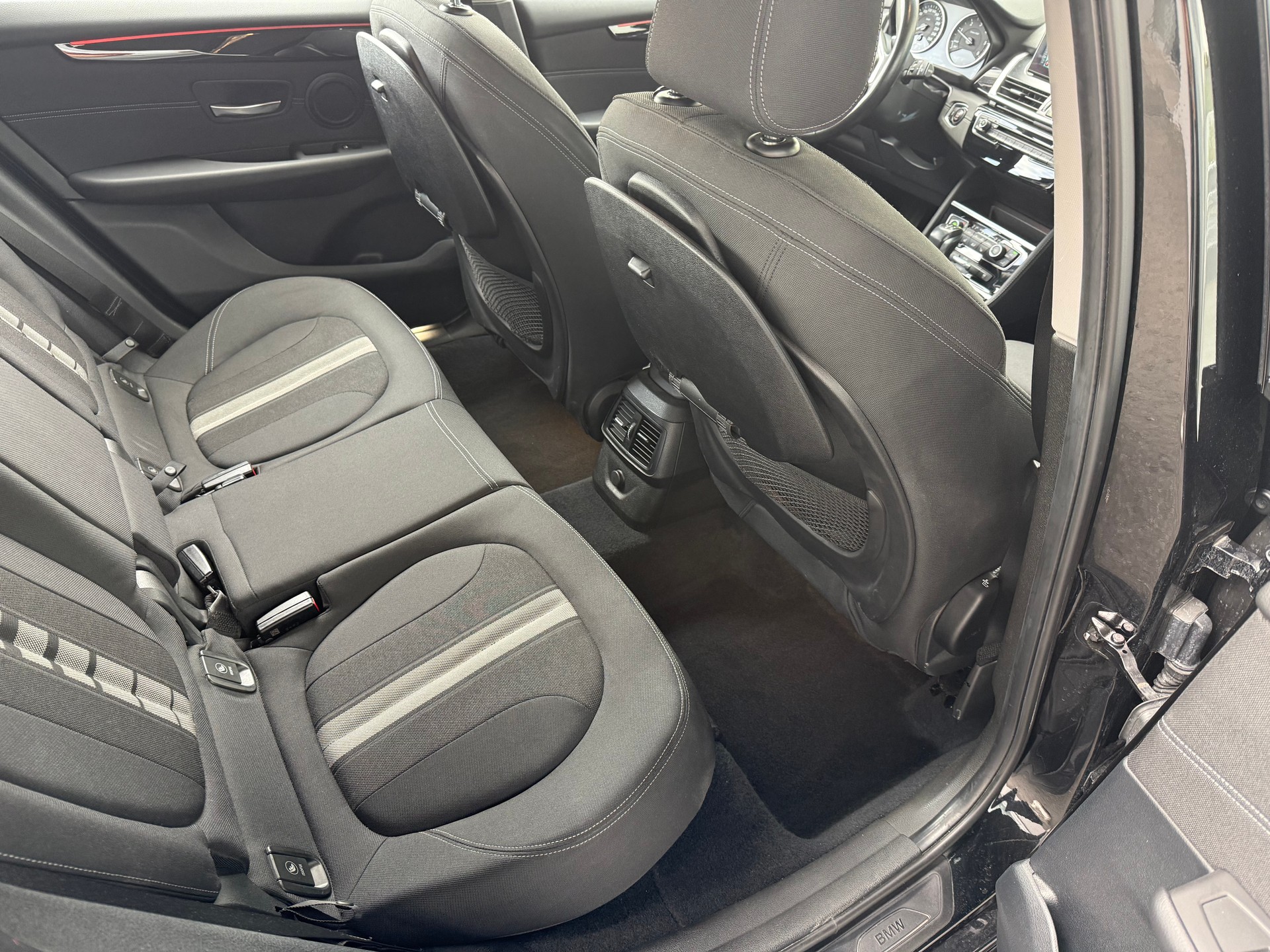 BMW 218d Active Tourer Sport Line Steptronic-image-11