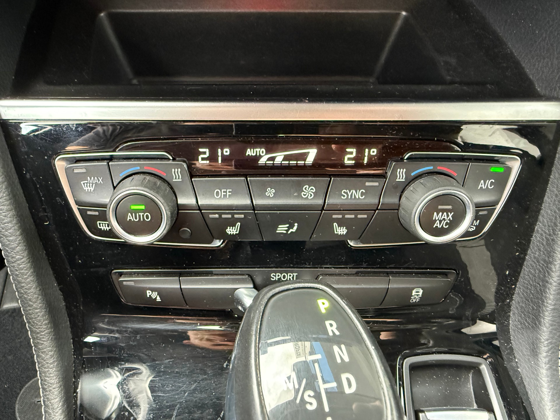 BMW 218d Active Tourer Sport Line Steptronic-image-18