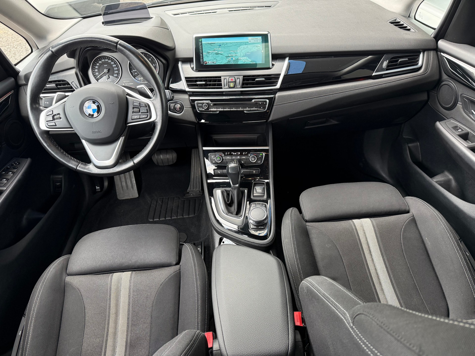BMW 218d Active Tourer Sport Line Steptronic-image-13