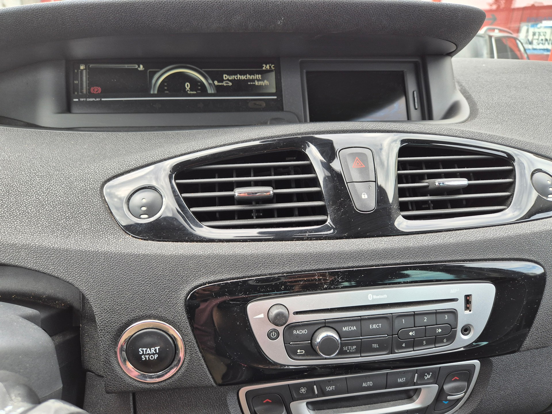 RENAULT Grand Scénic 1.2 16V Turbo Swiss Edition-image-8