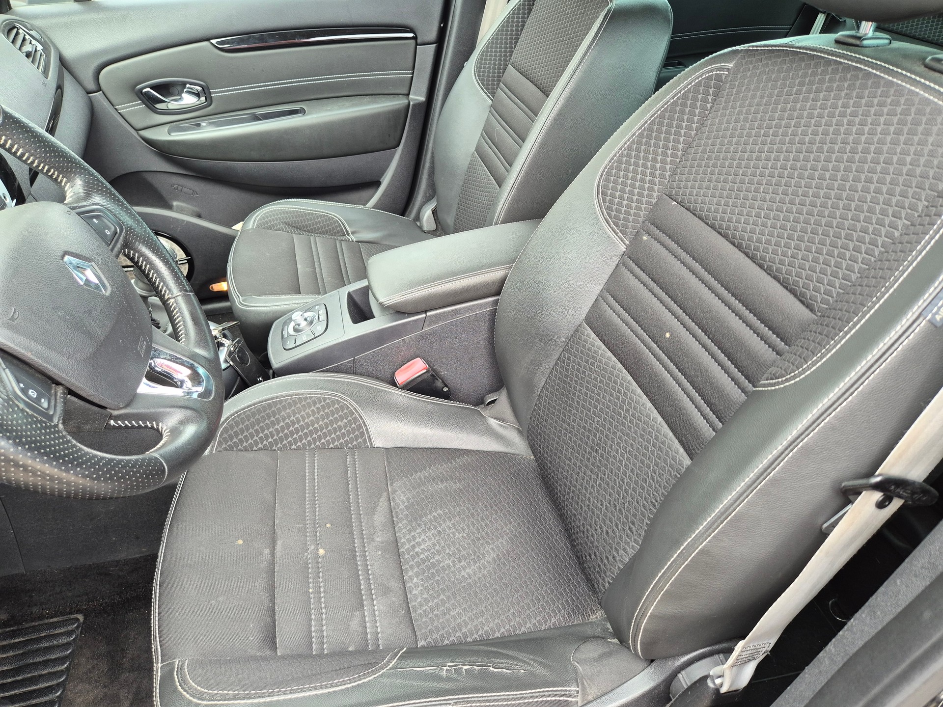 RENAULT Grand Scénic 1.2 16V Turbo Swiss Edition-image-10