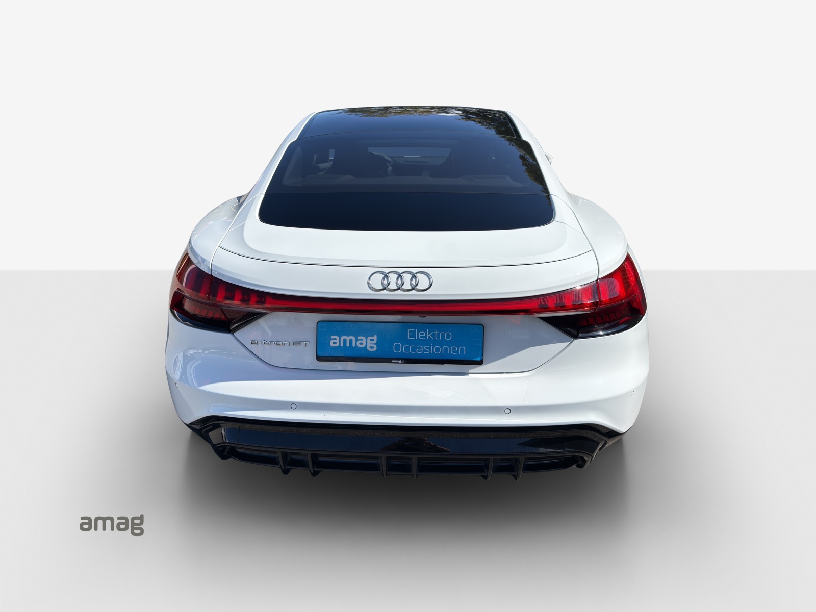 AUDI e-tron GT quattro-image-4