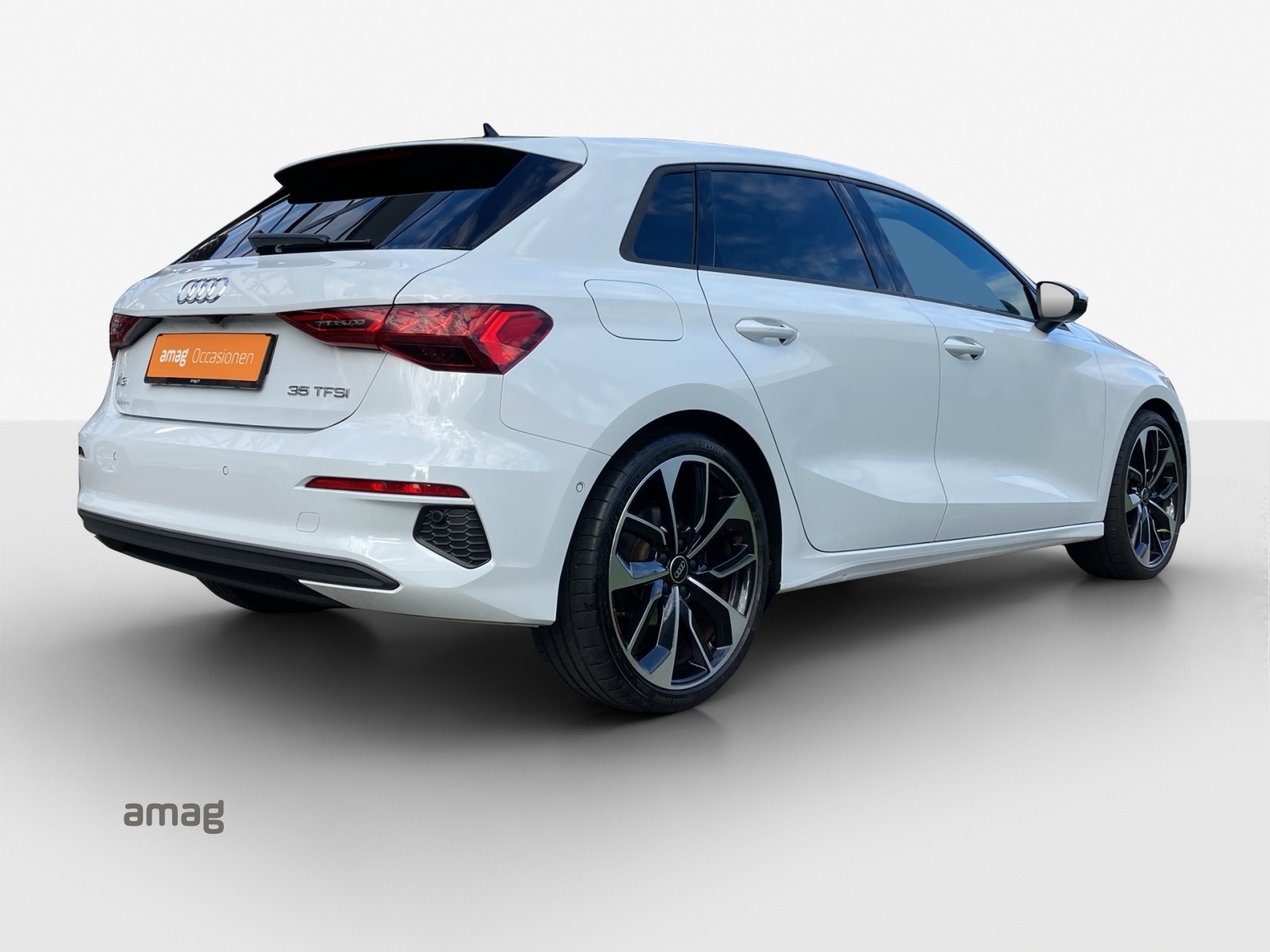 AUDI A3 Sportback 35 TFSI Attraction S-tronic-image-4