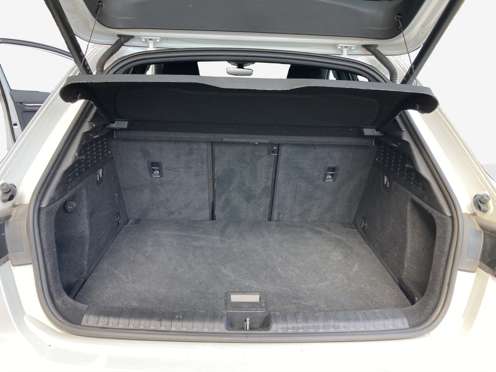 AUDI A3 Sportback 35 TFSI Attraction S-tronic-image-12