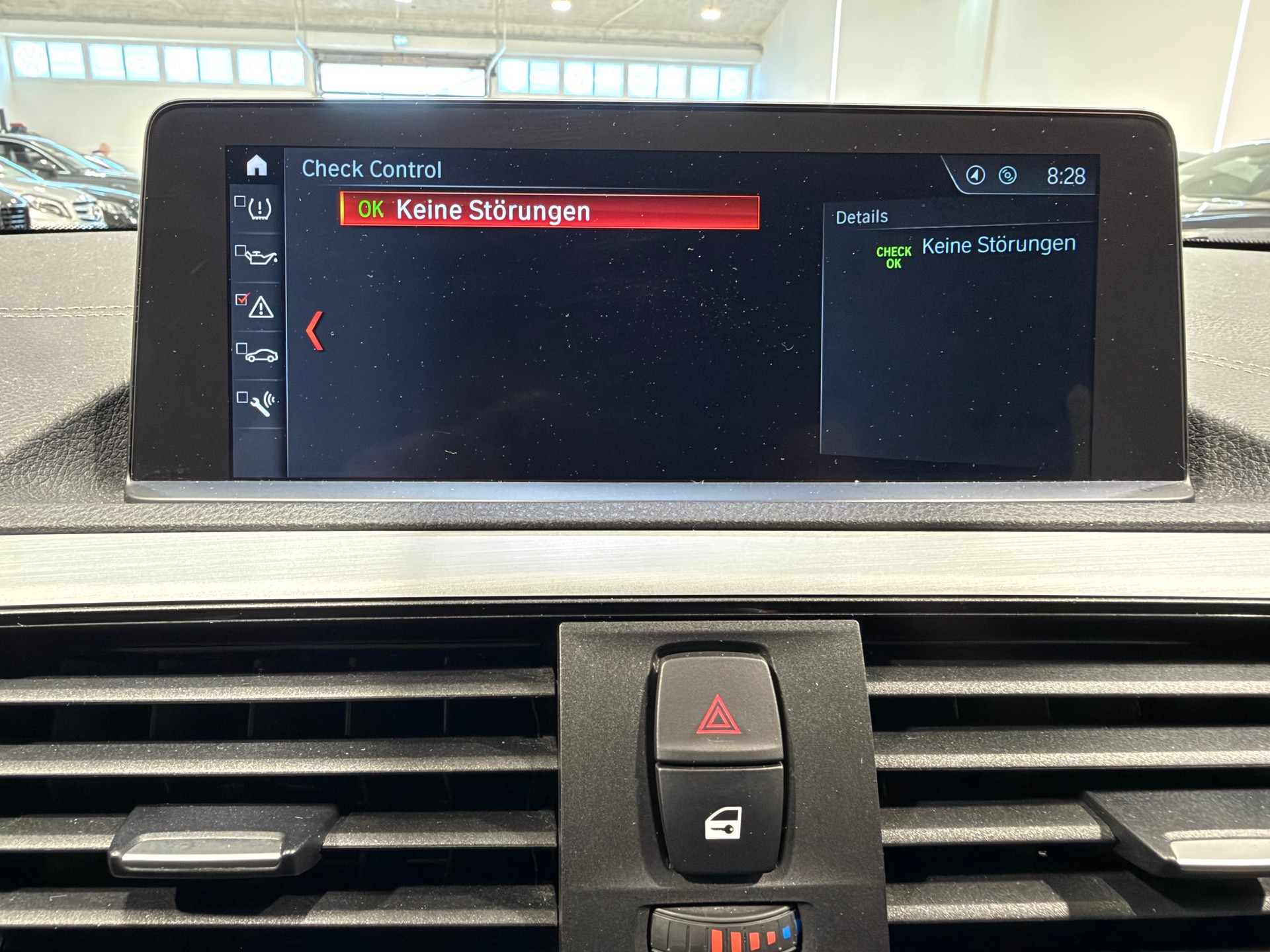 BMW 118i Edition Sport Line Steptronic-image-25