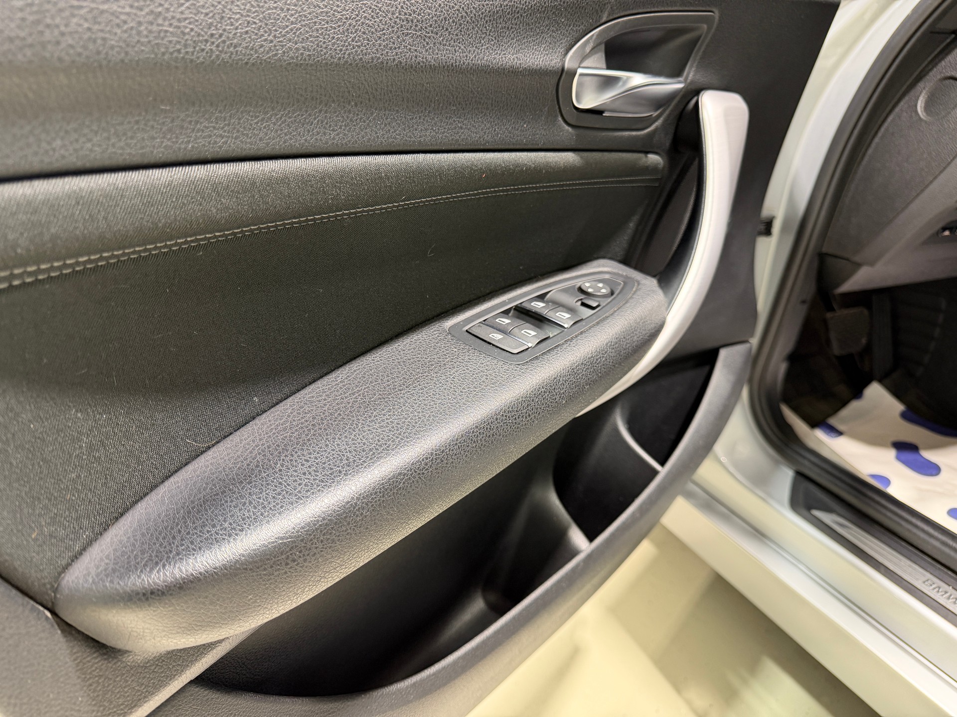 BMW 118i Edition Sport Line Steptronic-image-17