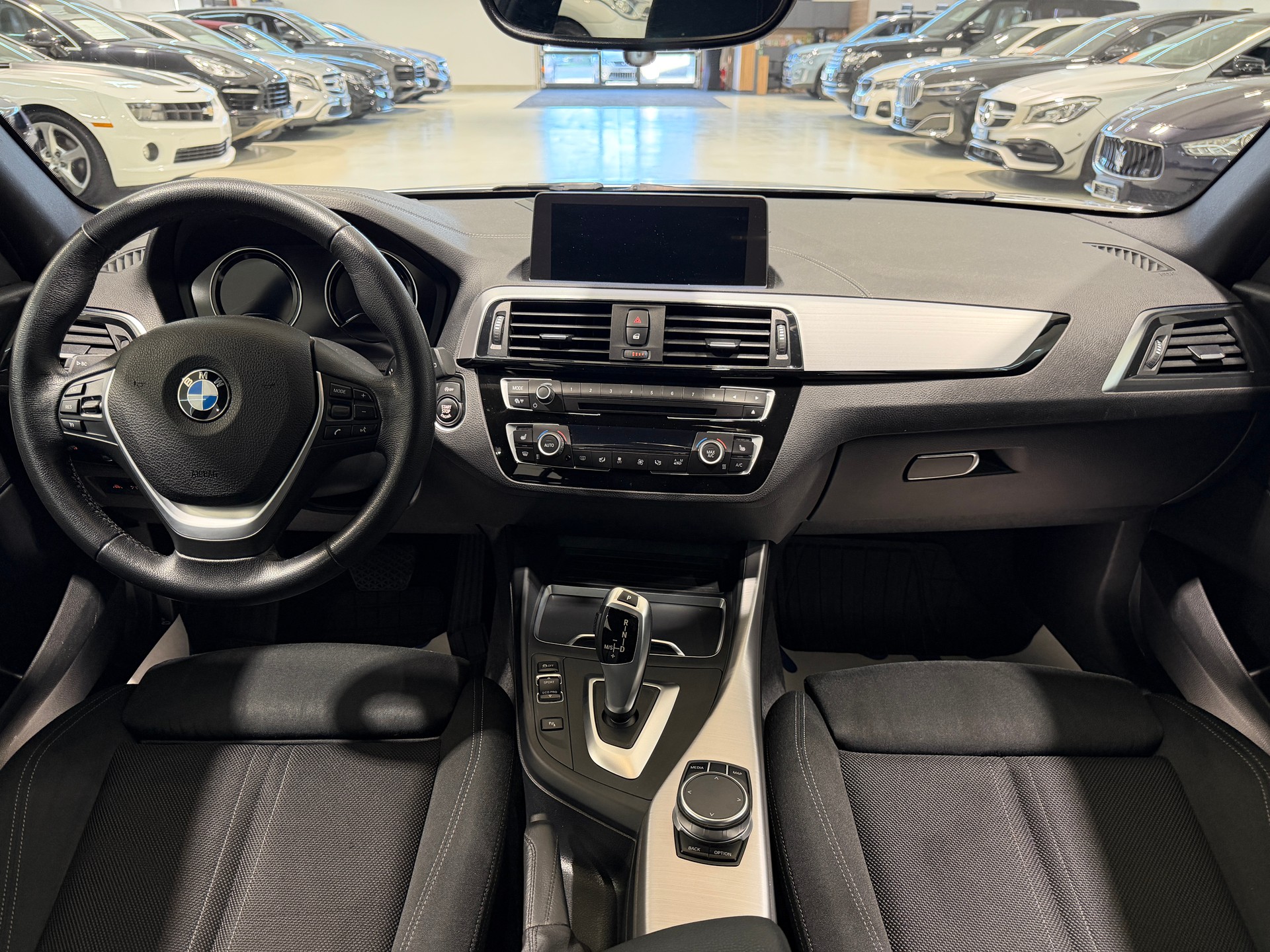 BMW 118i Edition Sport Line Steptronic-image-12
