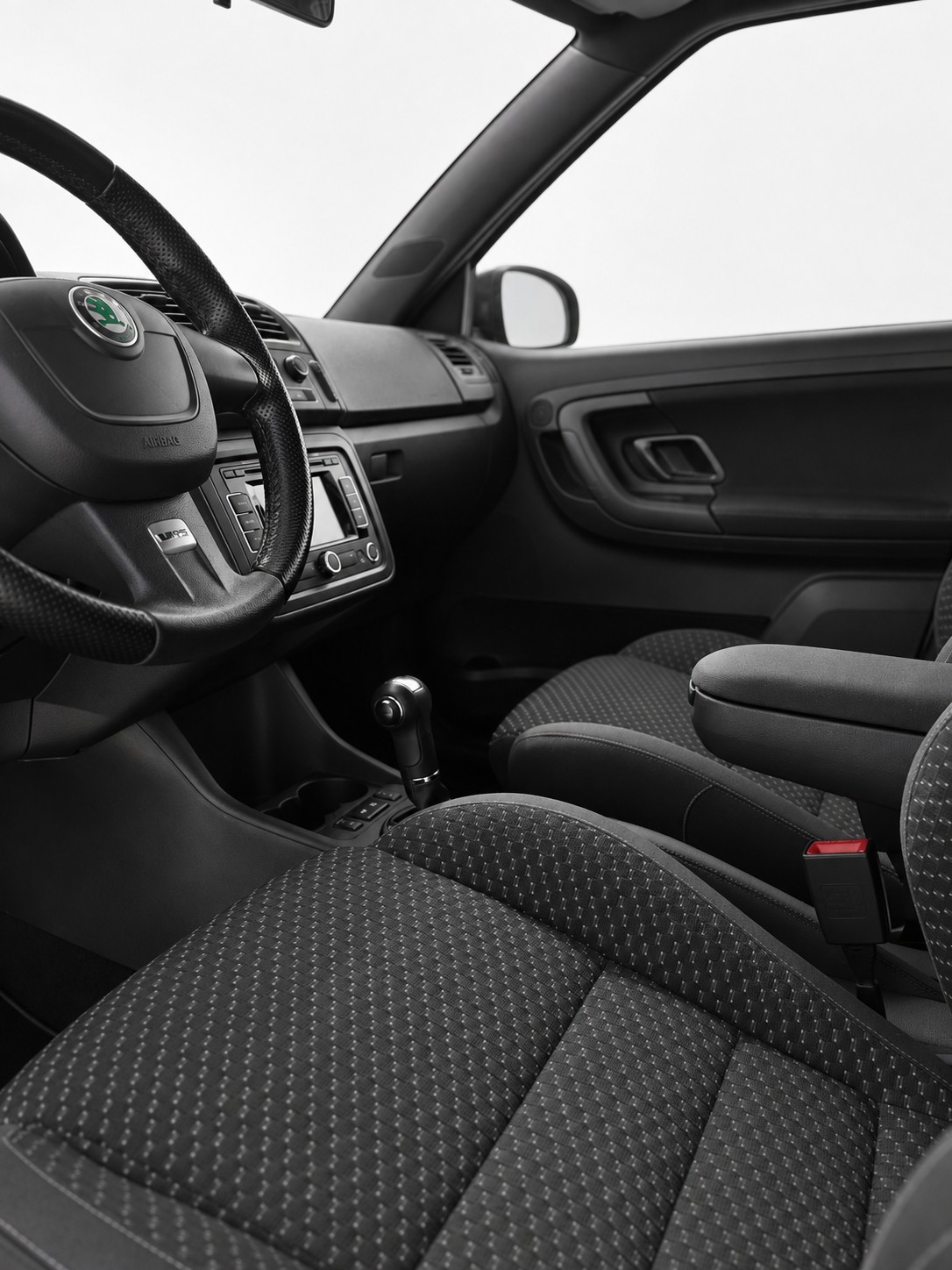SKODA Fabia 1.4 TSI RS DSG-image-4