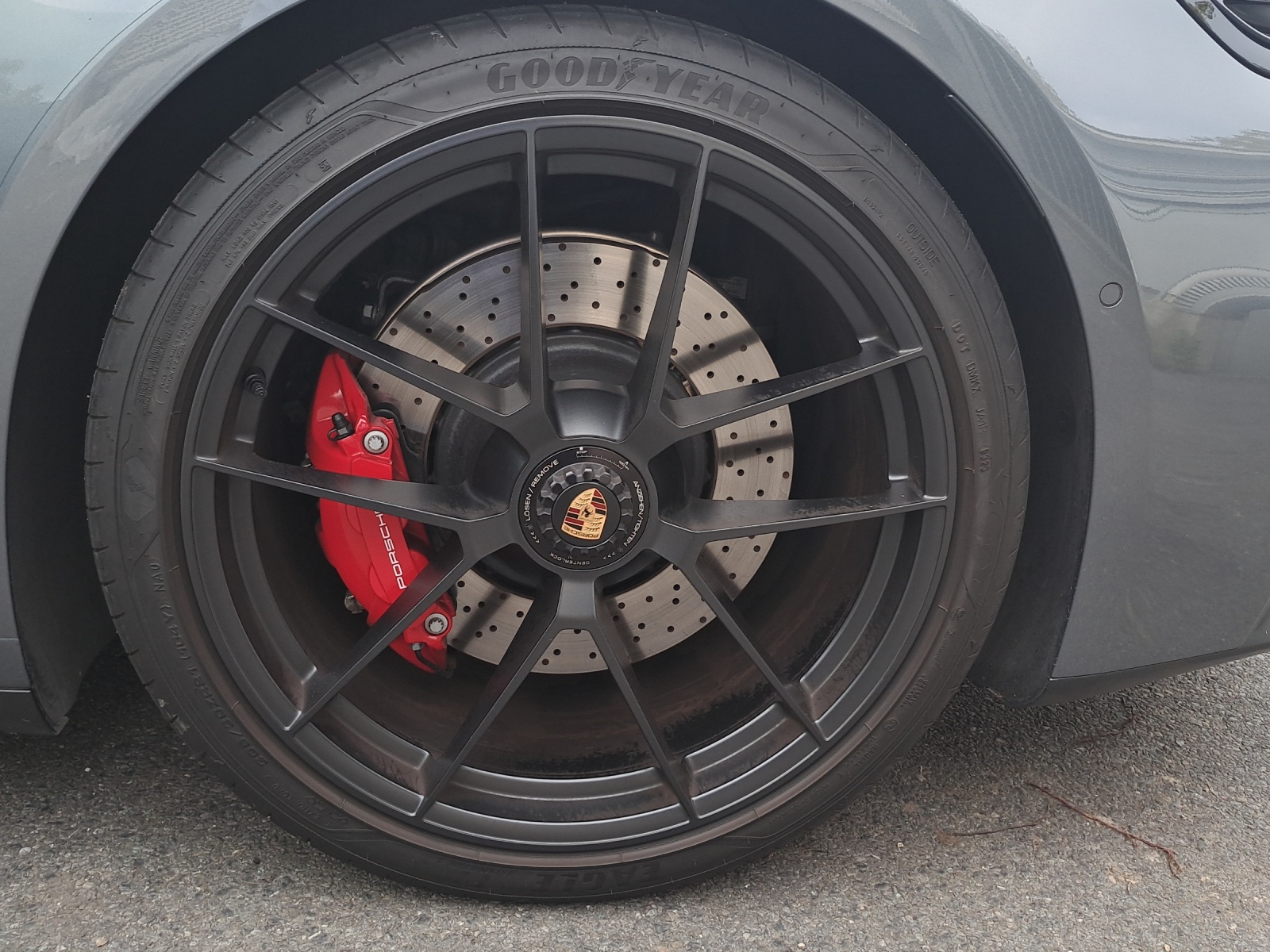 PORSCHE 911 Carrera 4 GTS T-Hybrid PDK-image-9