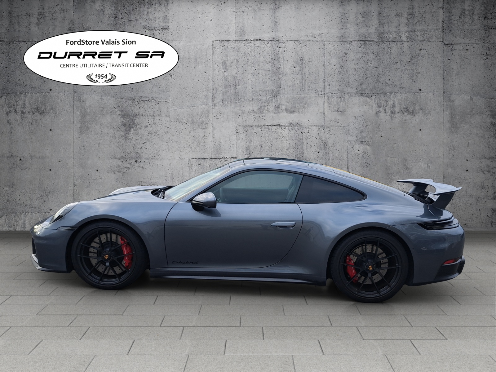 PORSCHE 911 Carrera 4 GTS T-Hybrid PDK-image-4