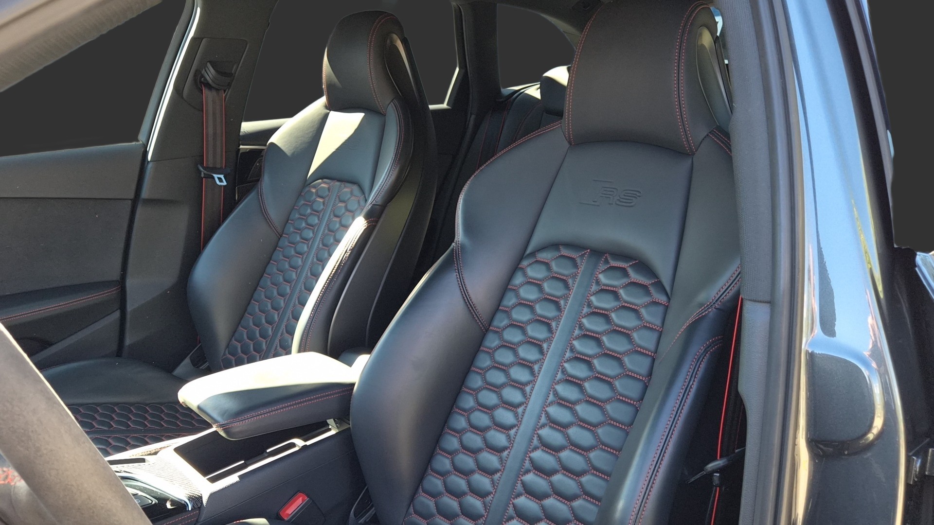AUDI RS4 Avant quattro tiptronic-image-10