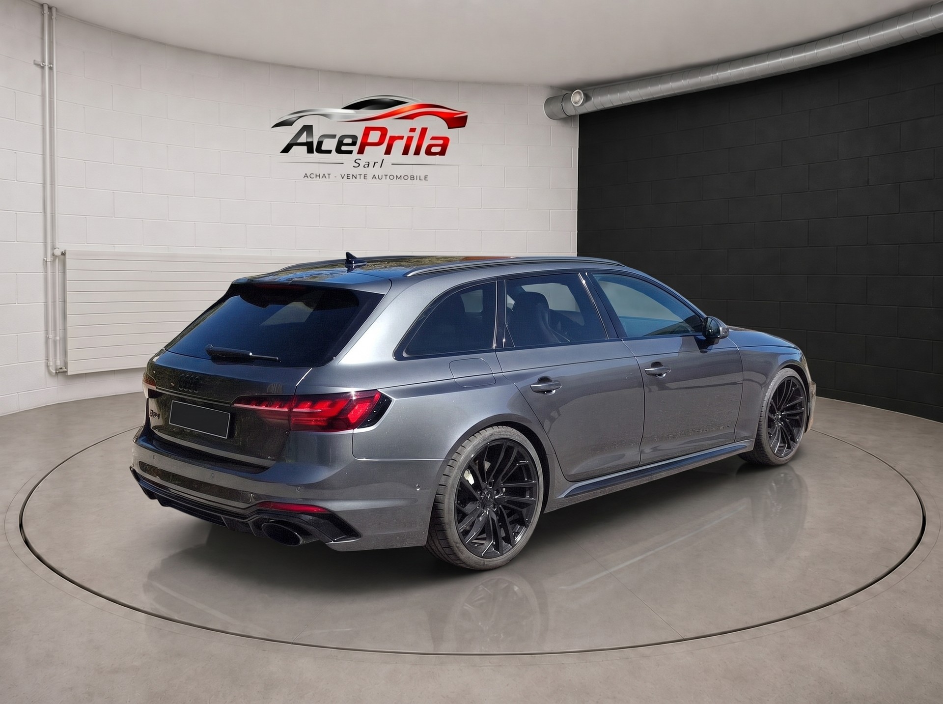 AUDI RS4 Avant quattro tiptronic-image-5