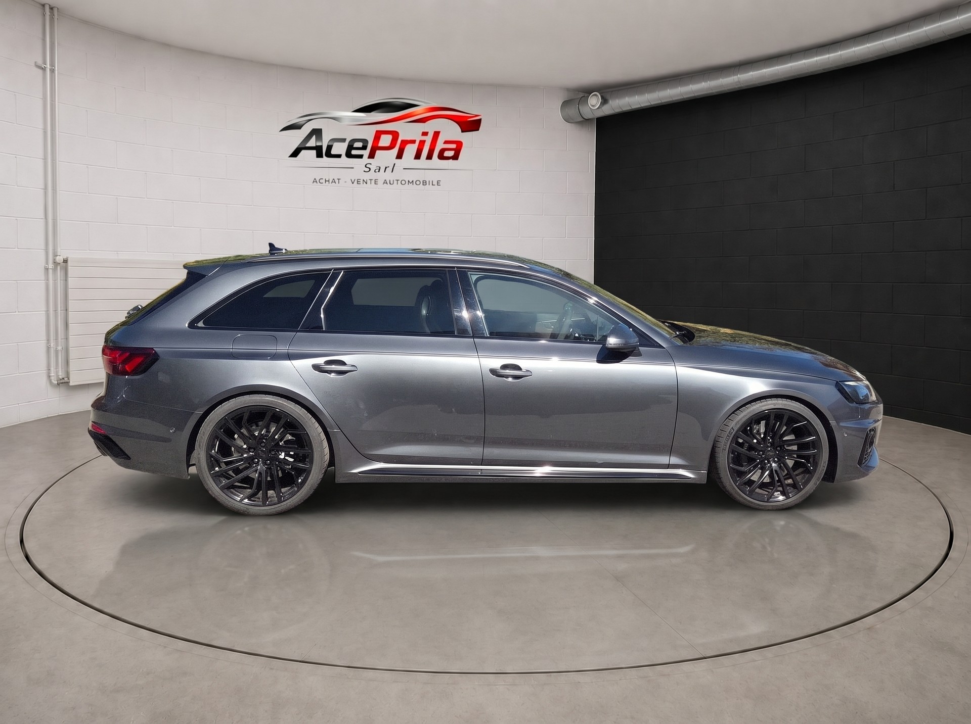 AUDI RS4 Avant quattro tiptronic-image-6