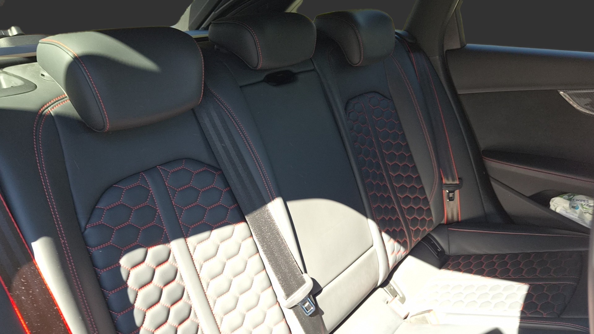 AUDI RS4 Avant quattro tiptronic-image-11