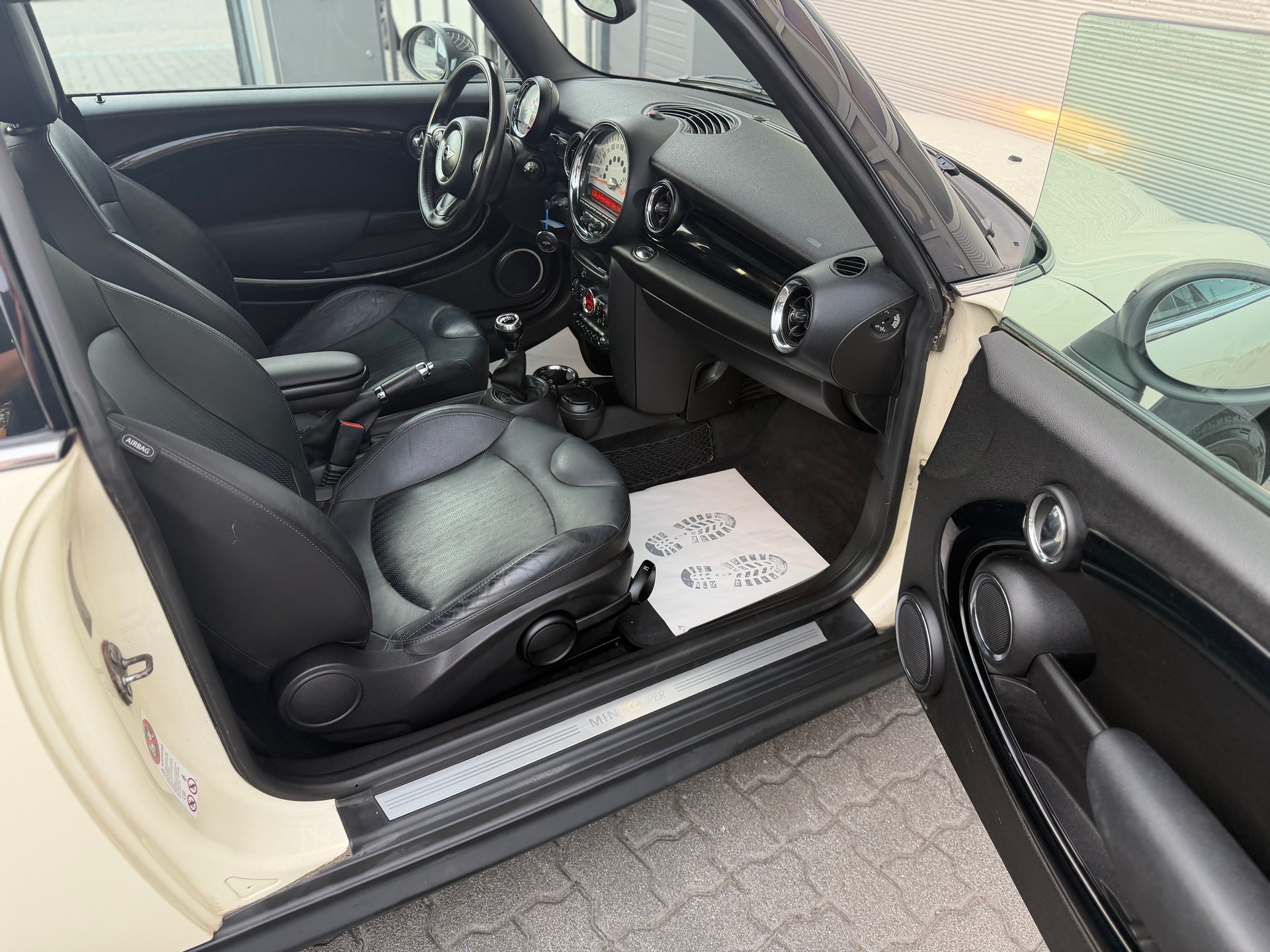 MINI Cooper D-image-12