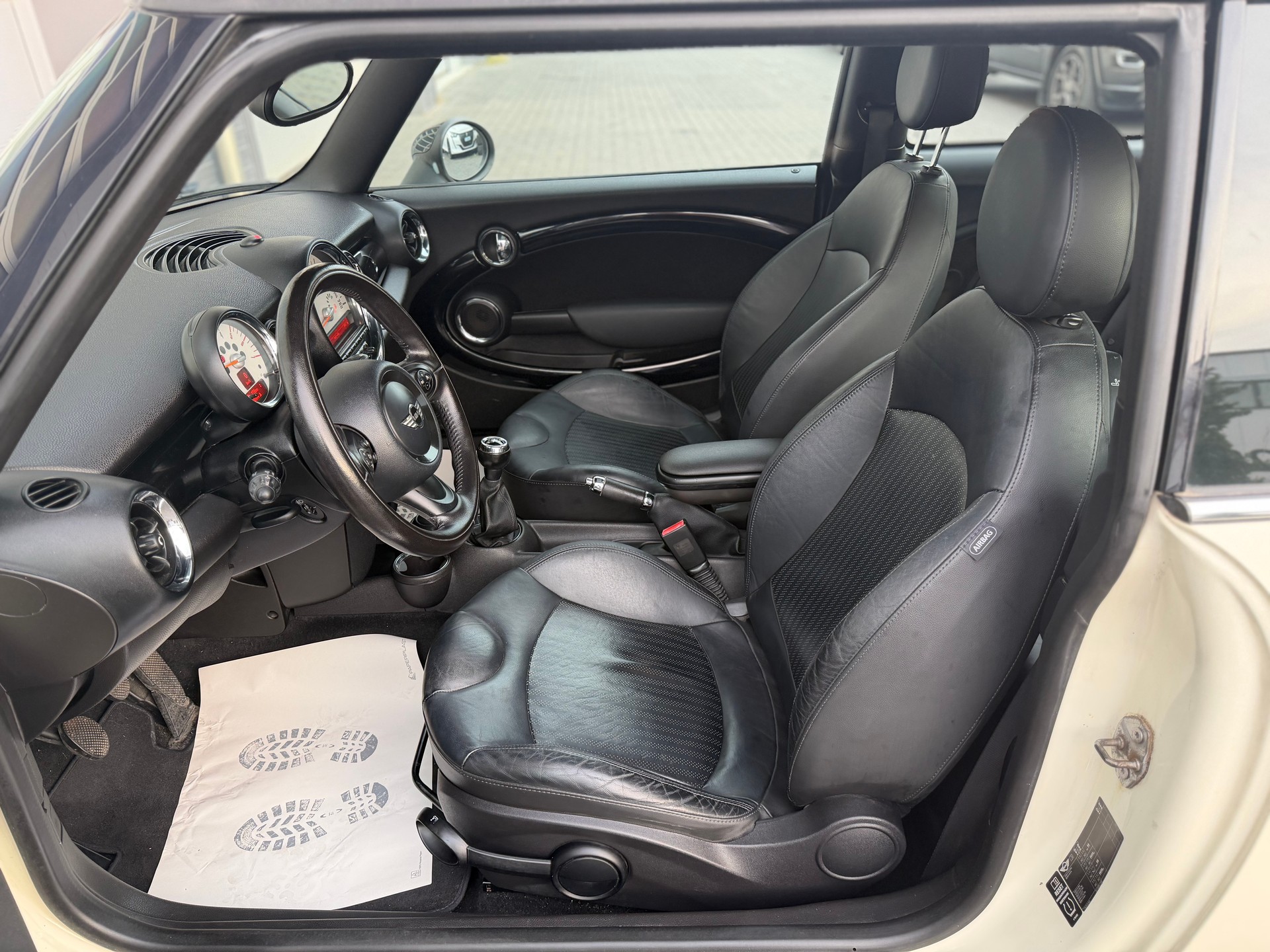 MINI Cooper D-image-8