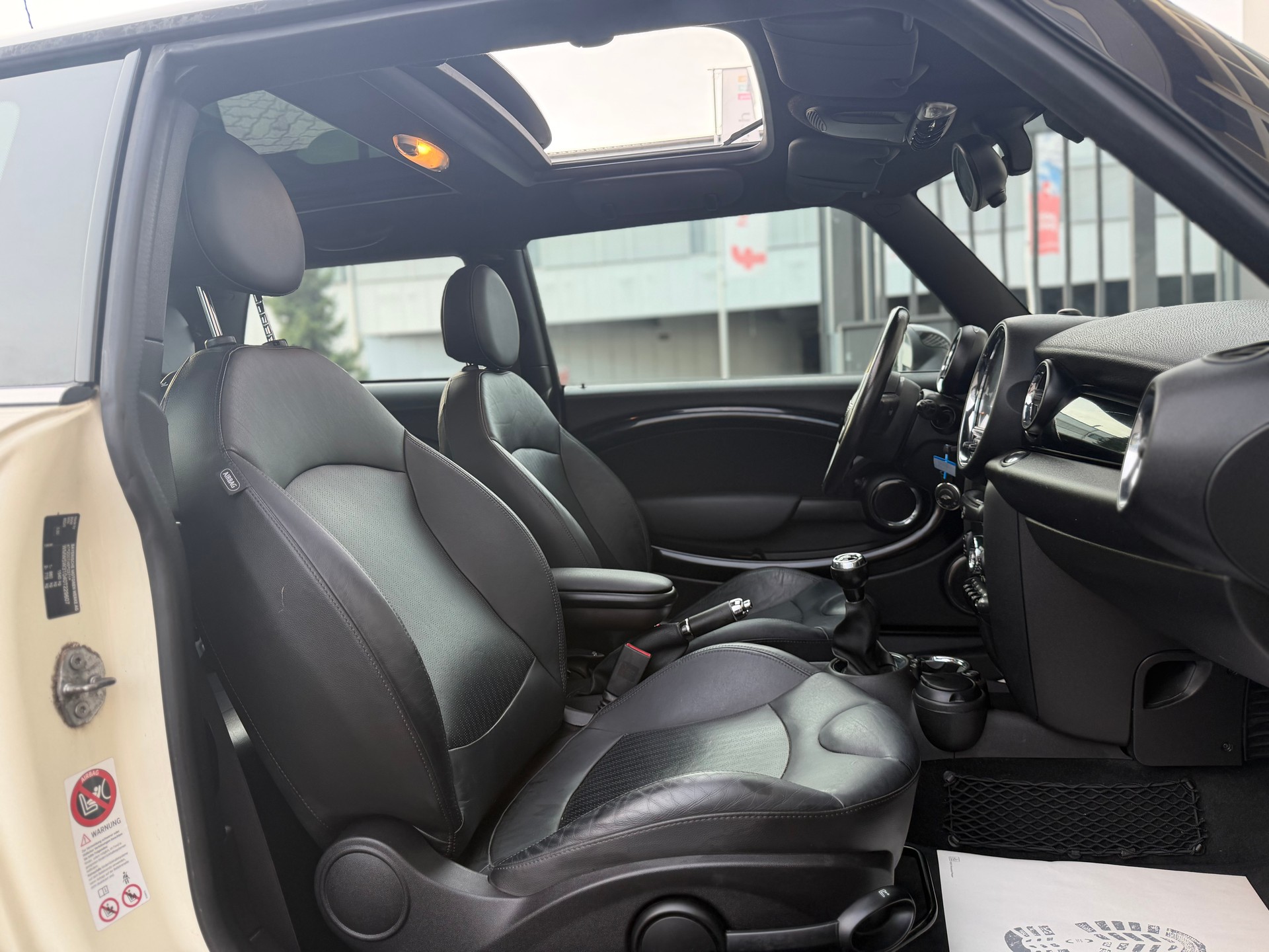 MINI Cooper D-image-13