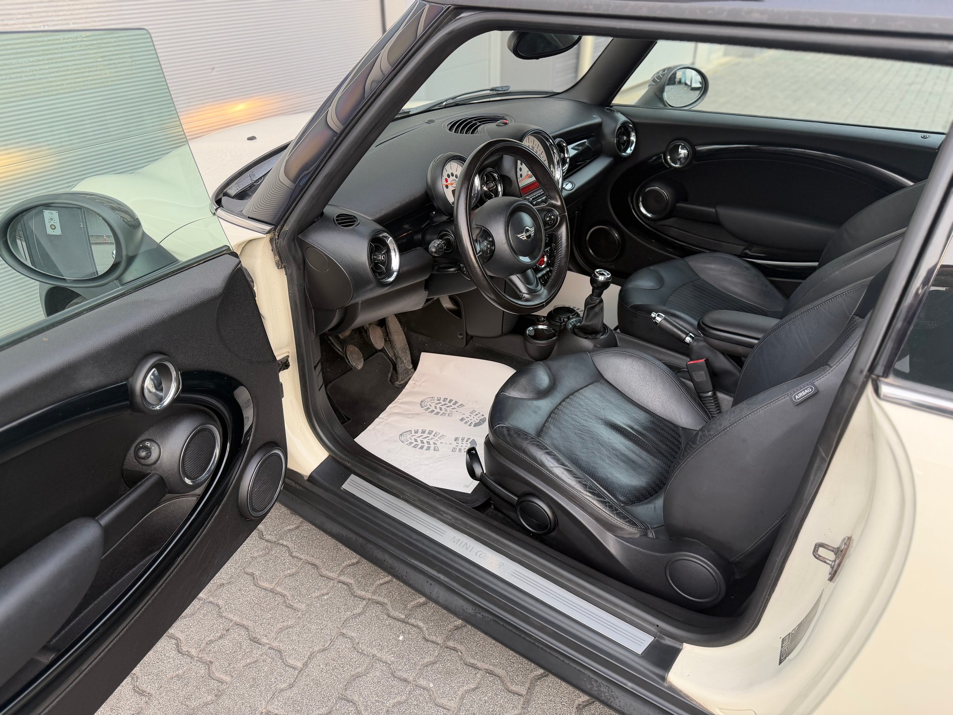MINI Cooper D-image-7
