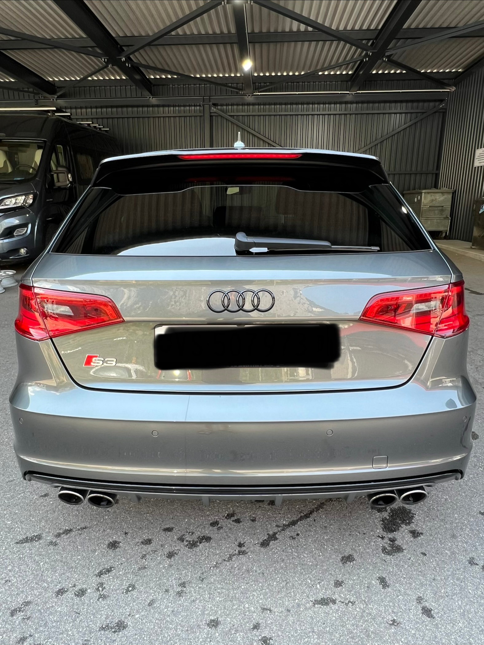 AUDI 2.0 T FSI quattro S-Tronic-image-2