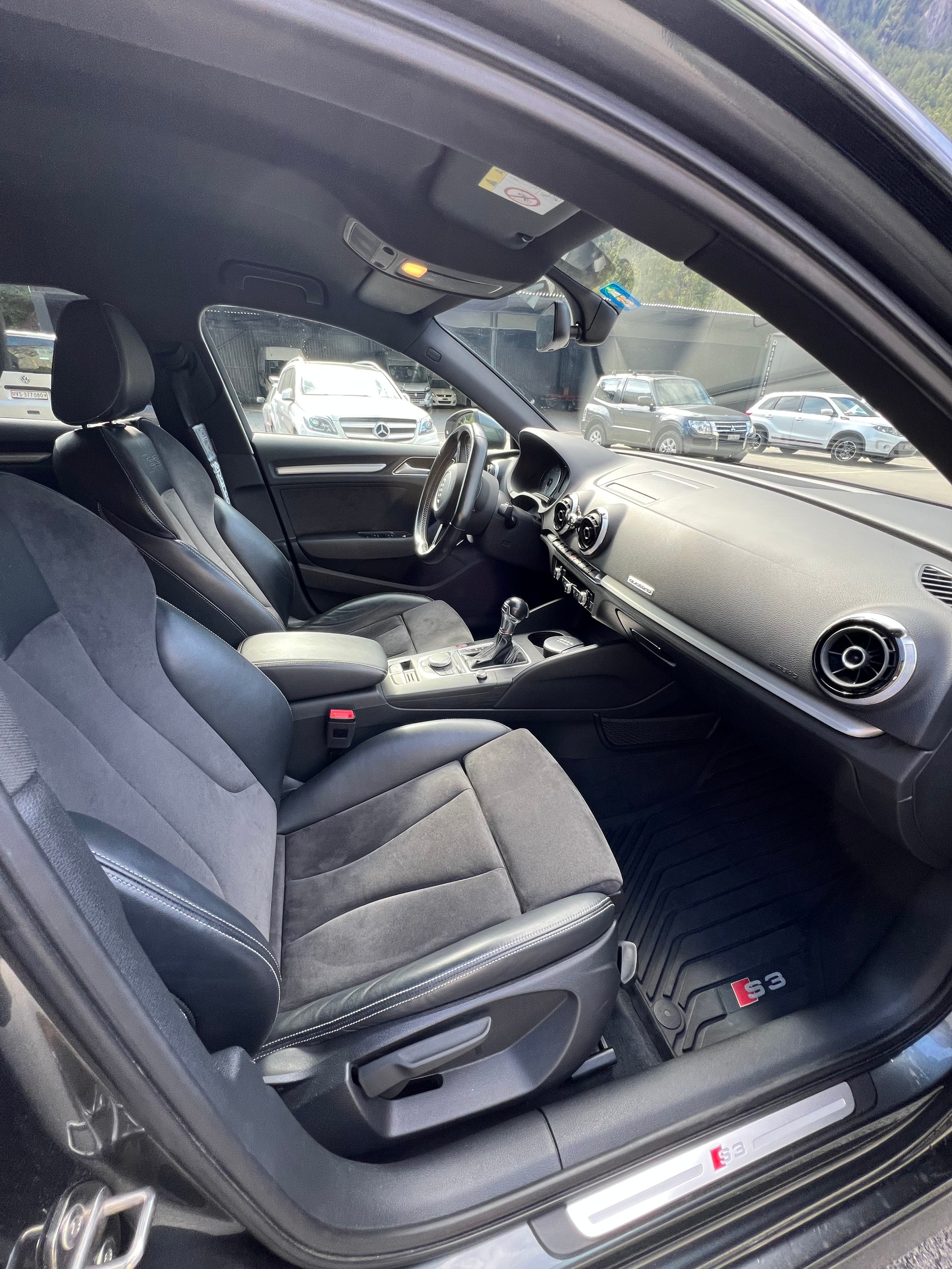 AUDI 2.0 T FSI quattro S-Tronic-image-4