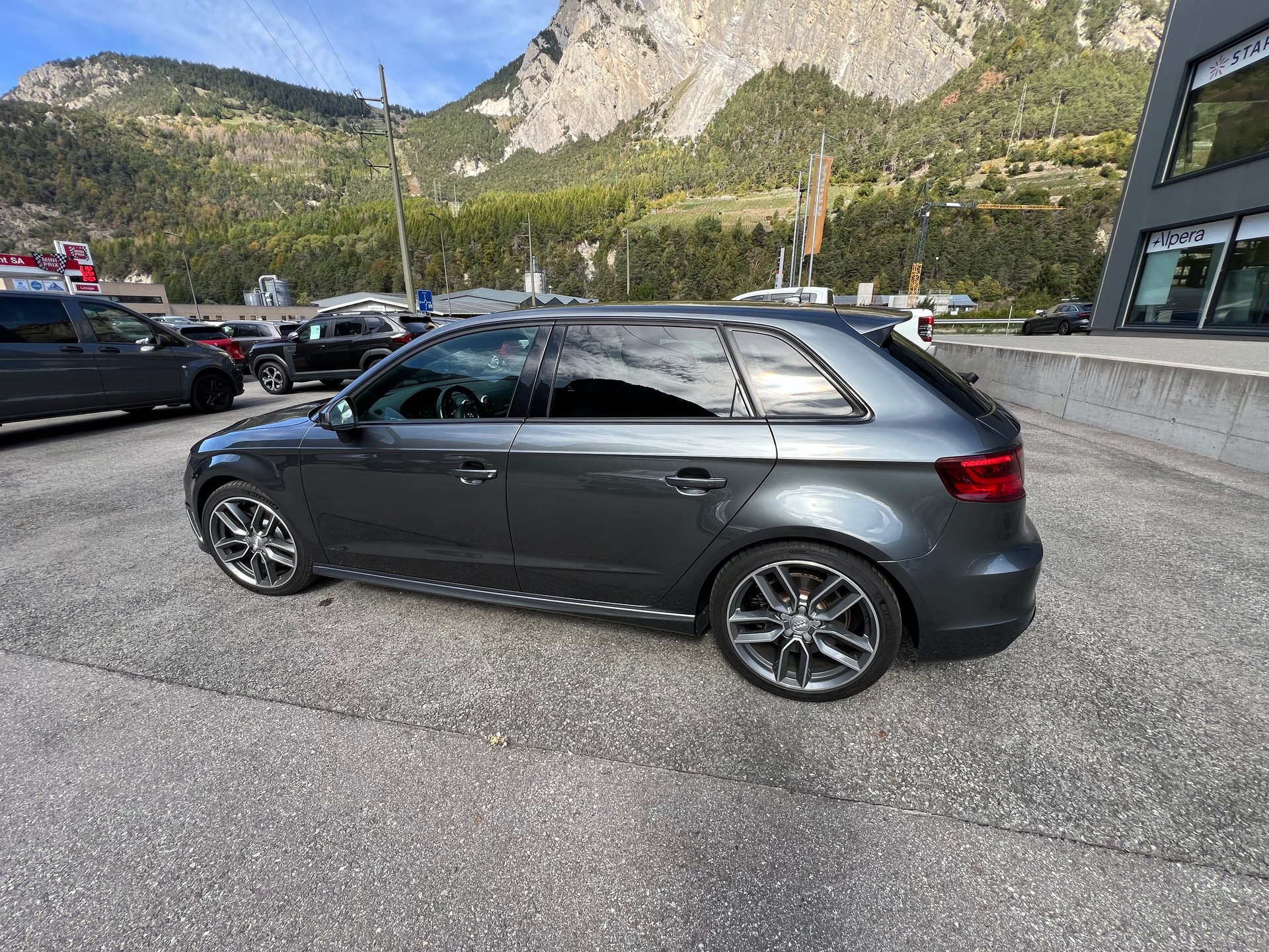 AUDI 2.0 T FSI quattro S-Tronic-image-1