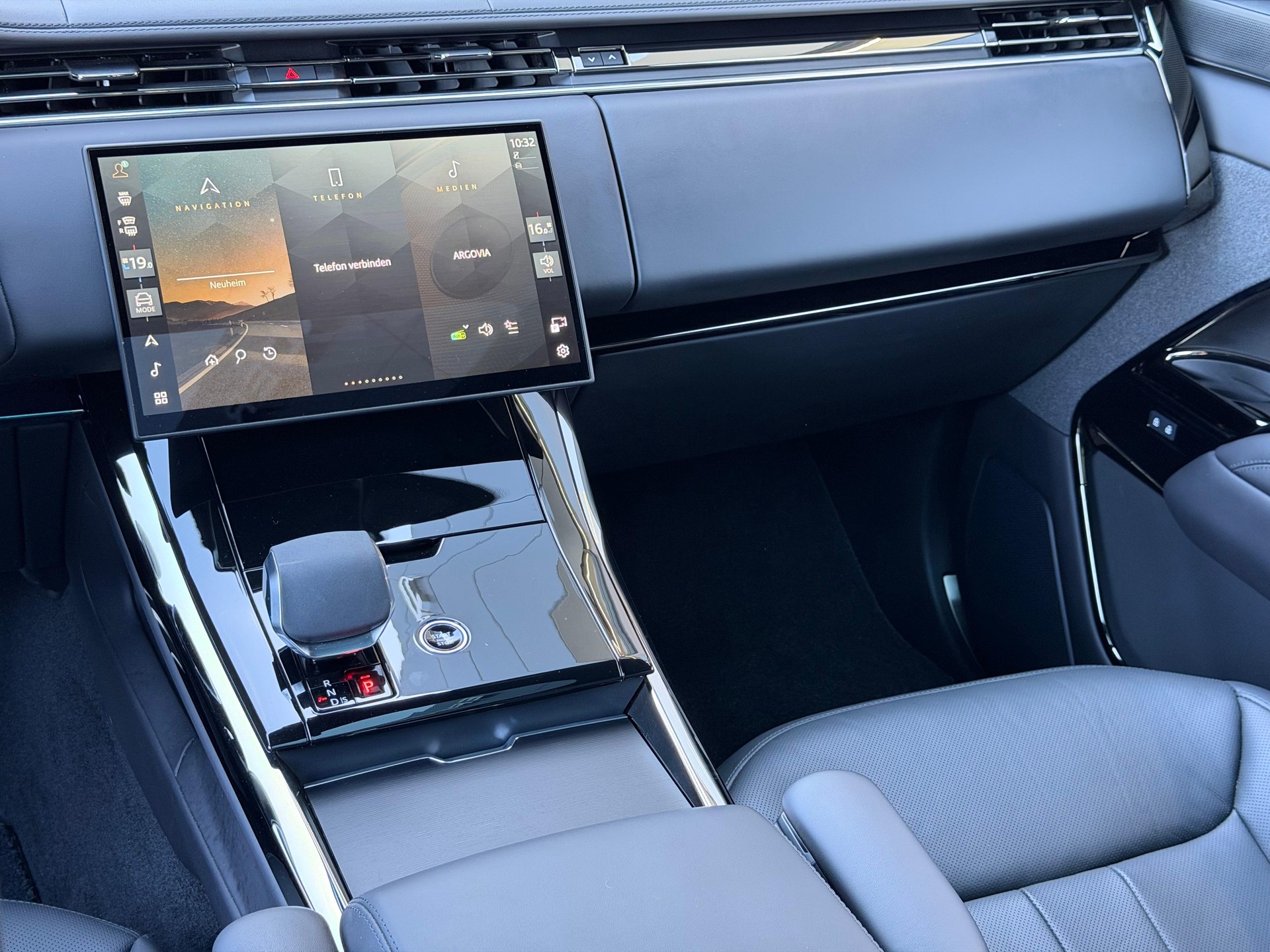 LAND ROVER Range Rover Sport 3.0 I6 P460e SE Dynamic-image-10