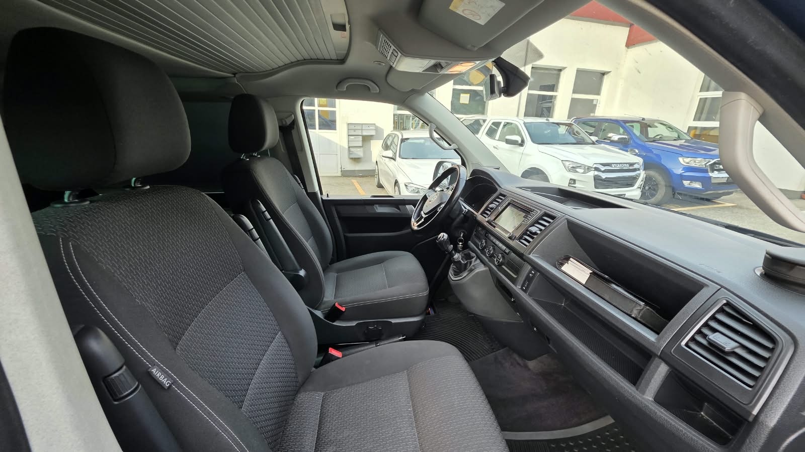 VW T6 California 2.0 TDI Beach Liberty 7 Places-image-10