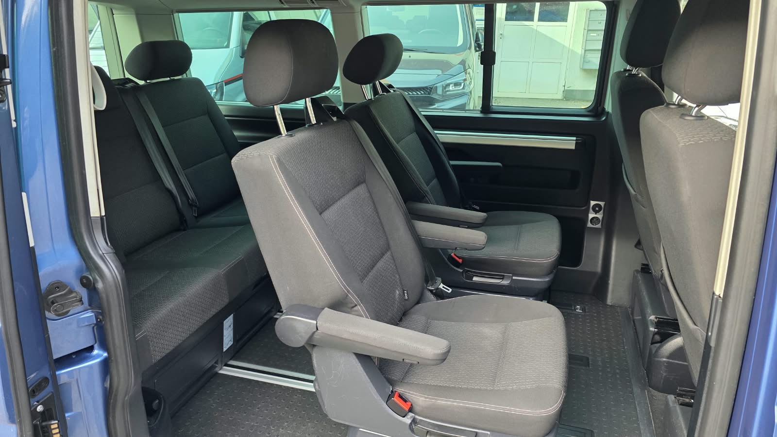 VW T6 California 2.0 TDI Beach Liberty 7 Places-image-11