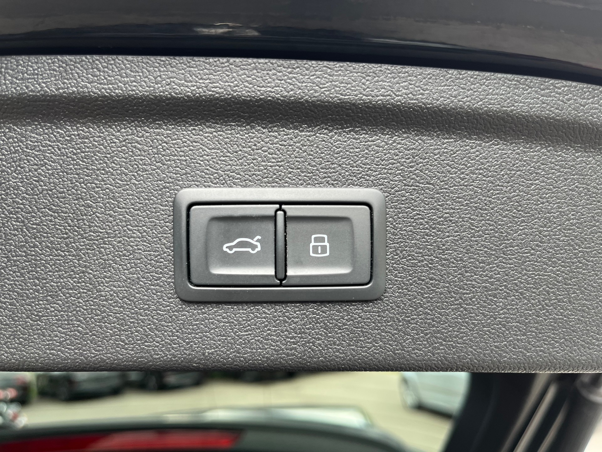 AUDI RS3 Sportback 2.5 TSI quattro S-tronic-image-11