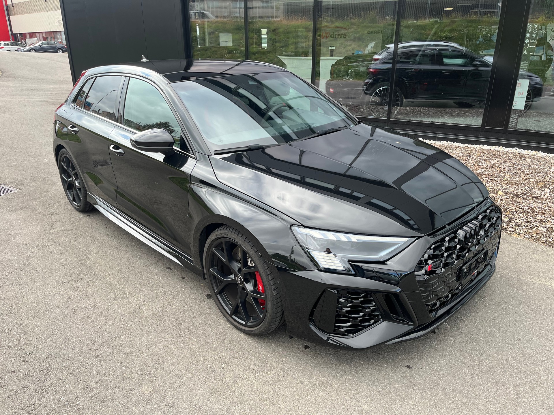 AUDI RS3 Sportback 2.5 TSI quattro S-tronic-image-2