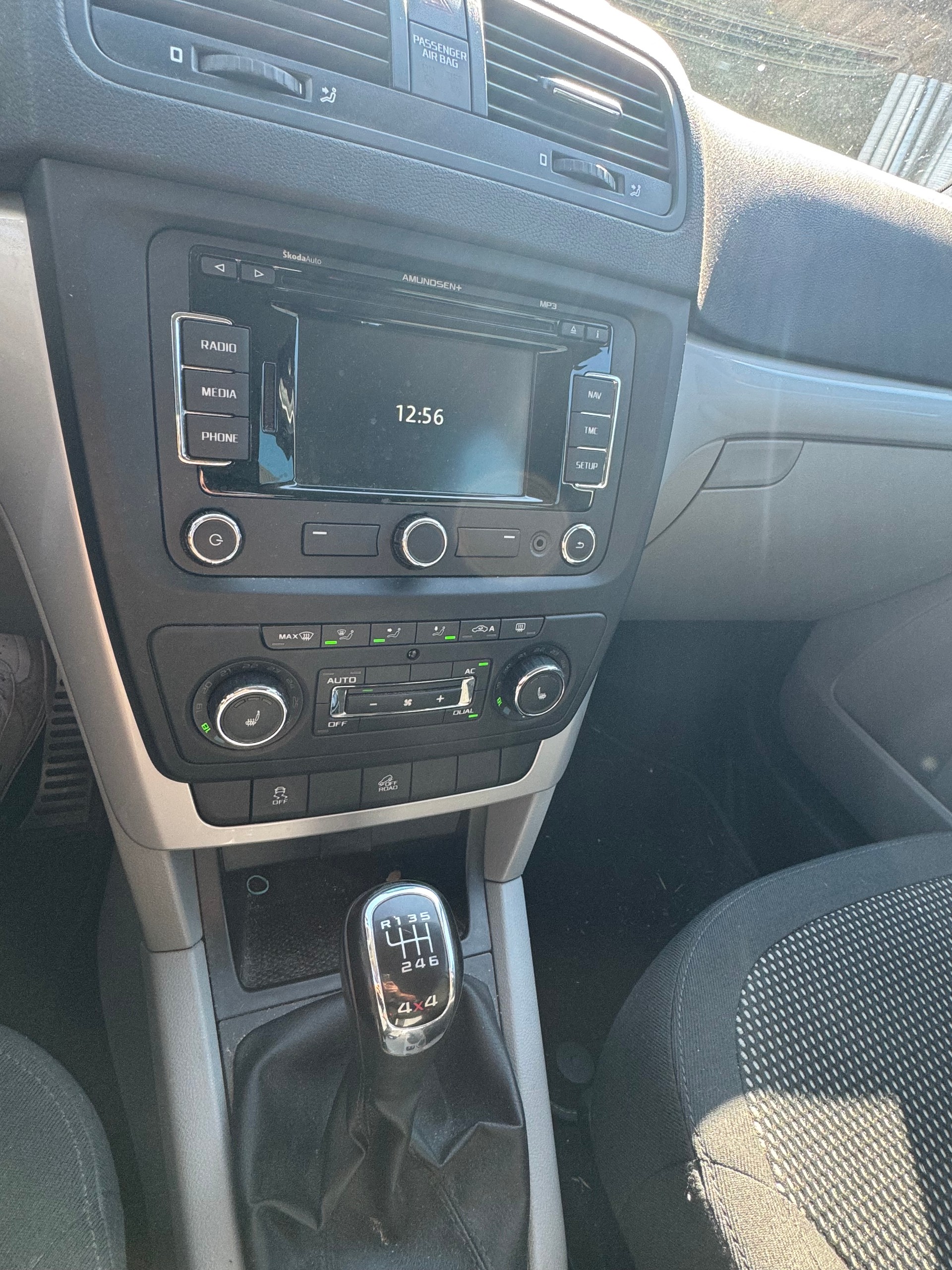 SKODA Yeti 2.0 TDI AllDrive 4x4-image-8