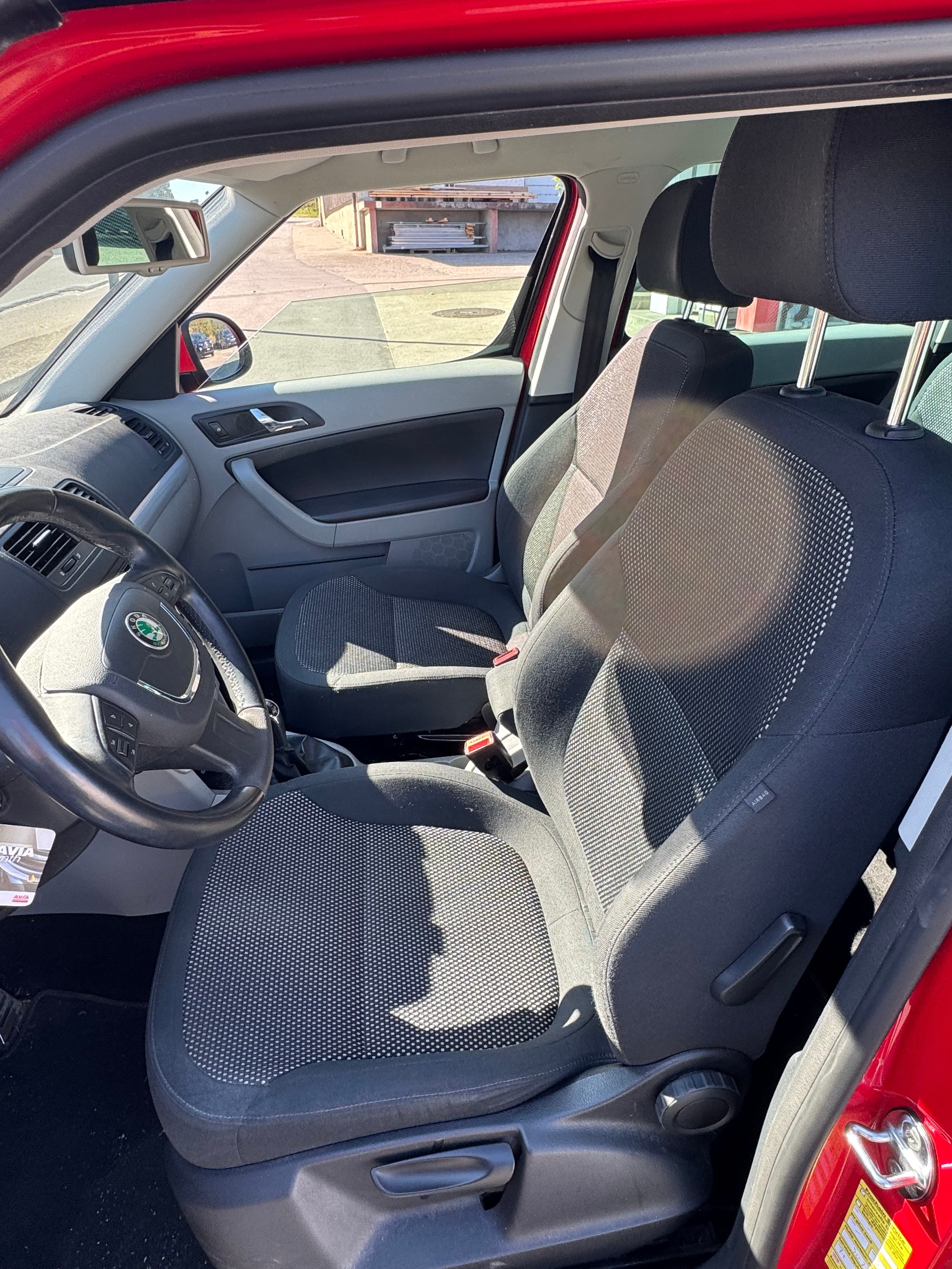 SKODA Yeti 2.0 TDI AllDrive 4x4-image-7