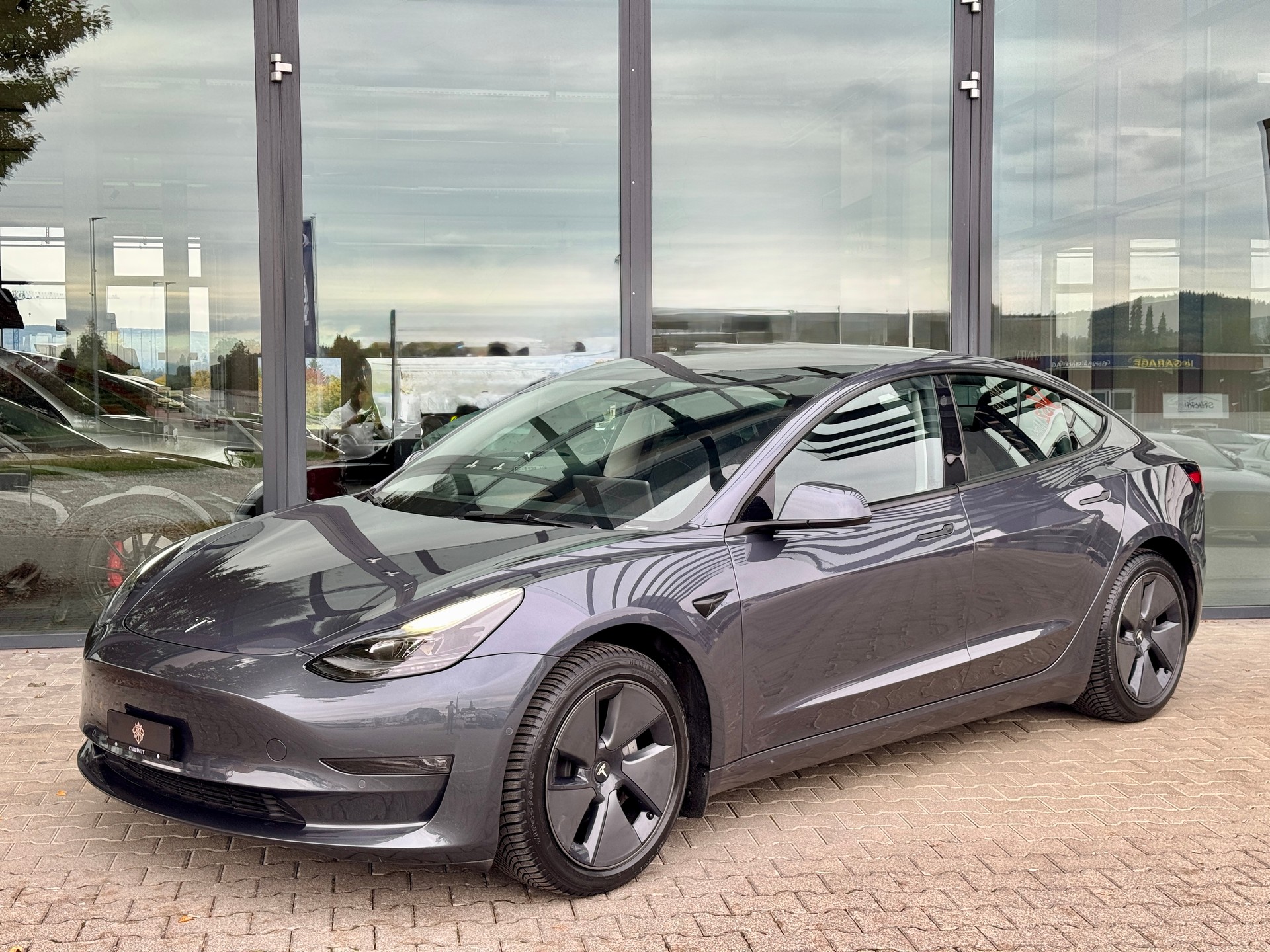 TESLA Model 3 Long Range Dual Motor AWD-image-2