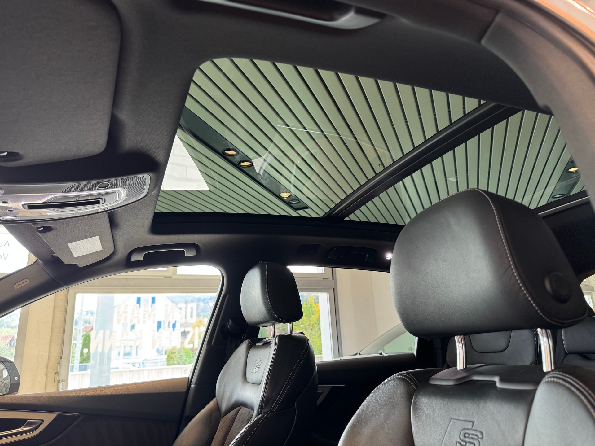 AUDI Q7 3.0 TDI quattro tiptronic S Line-image-10